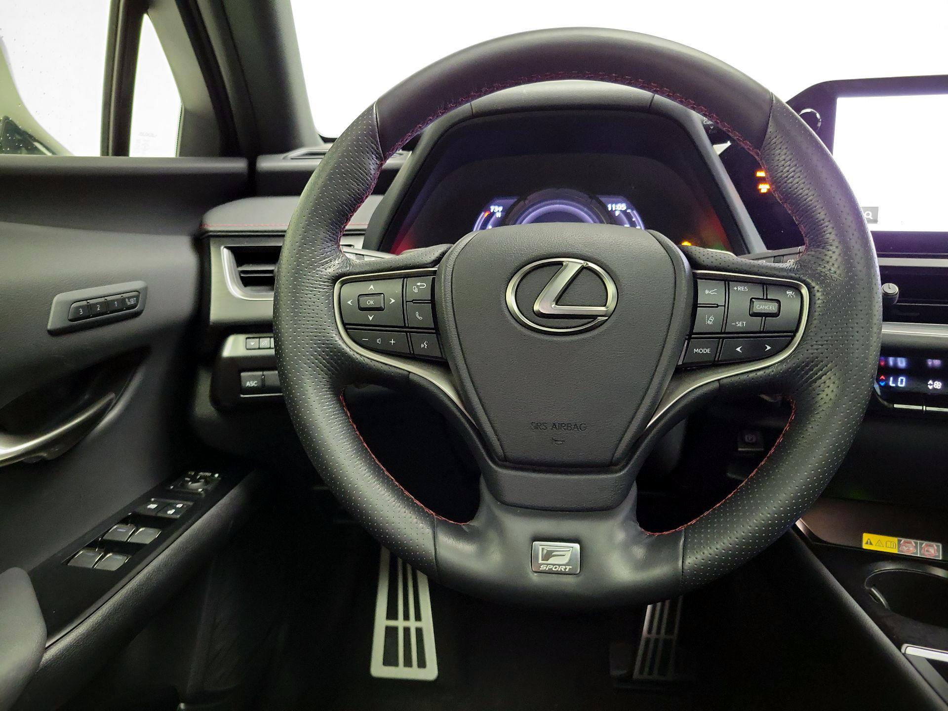 Thumbnail: 2024 Lexus UX - 10