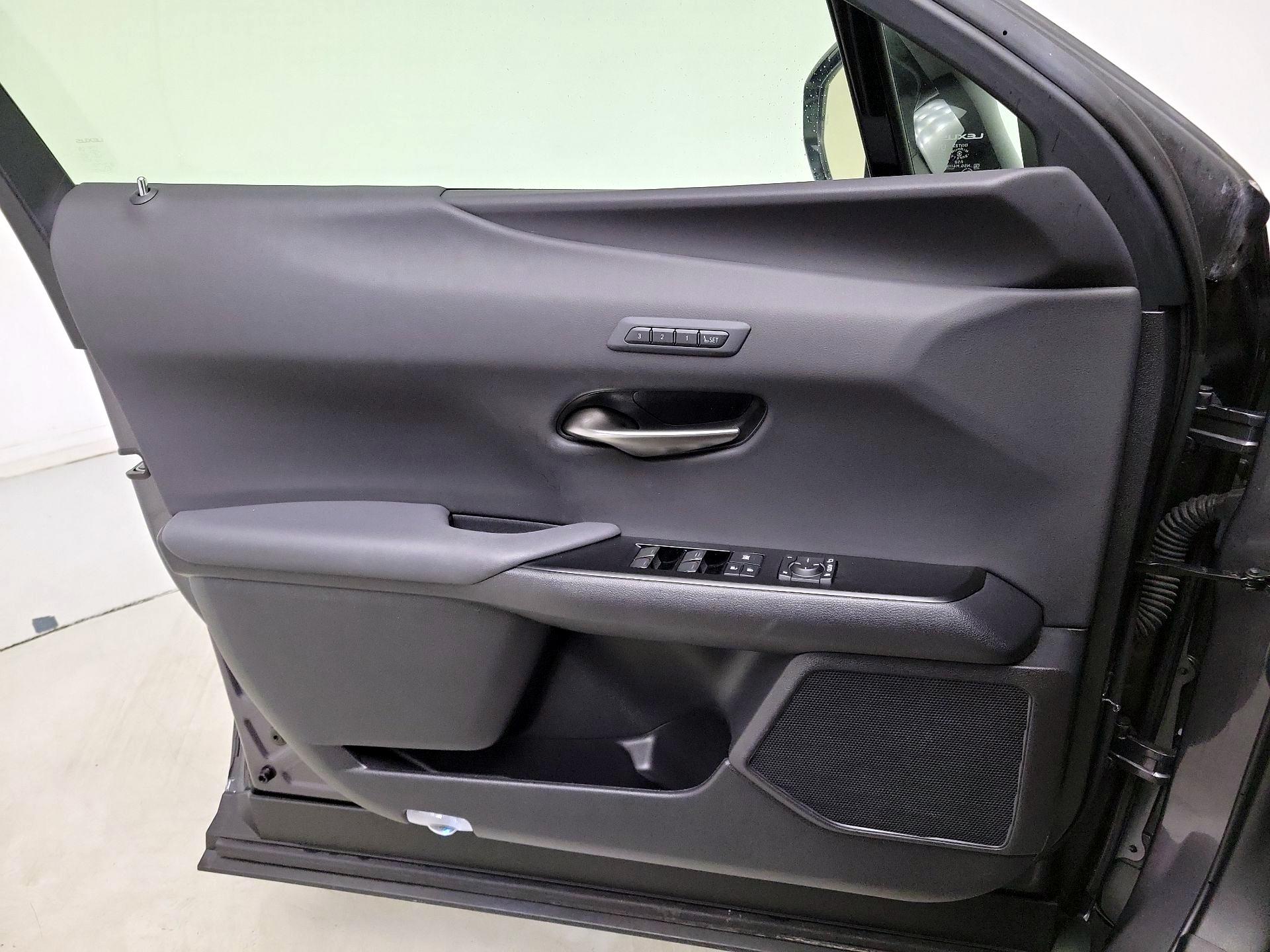 Thumbnail: 2024 Lexus UX - 12