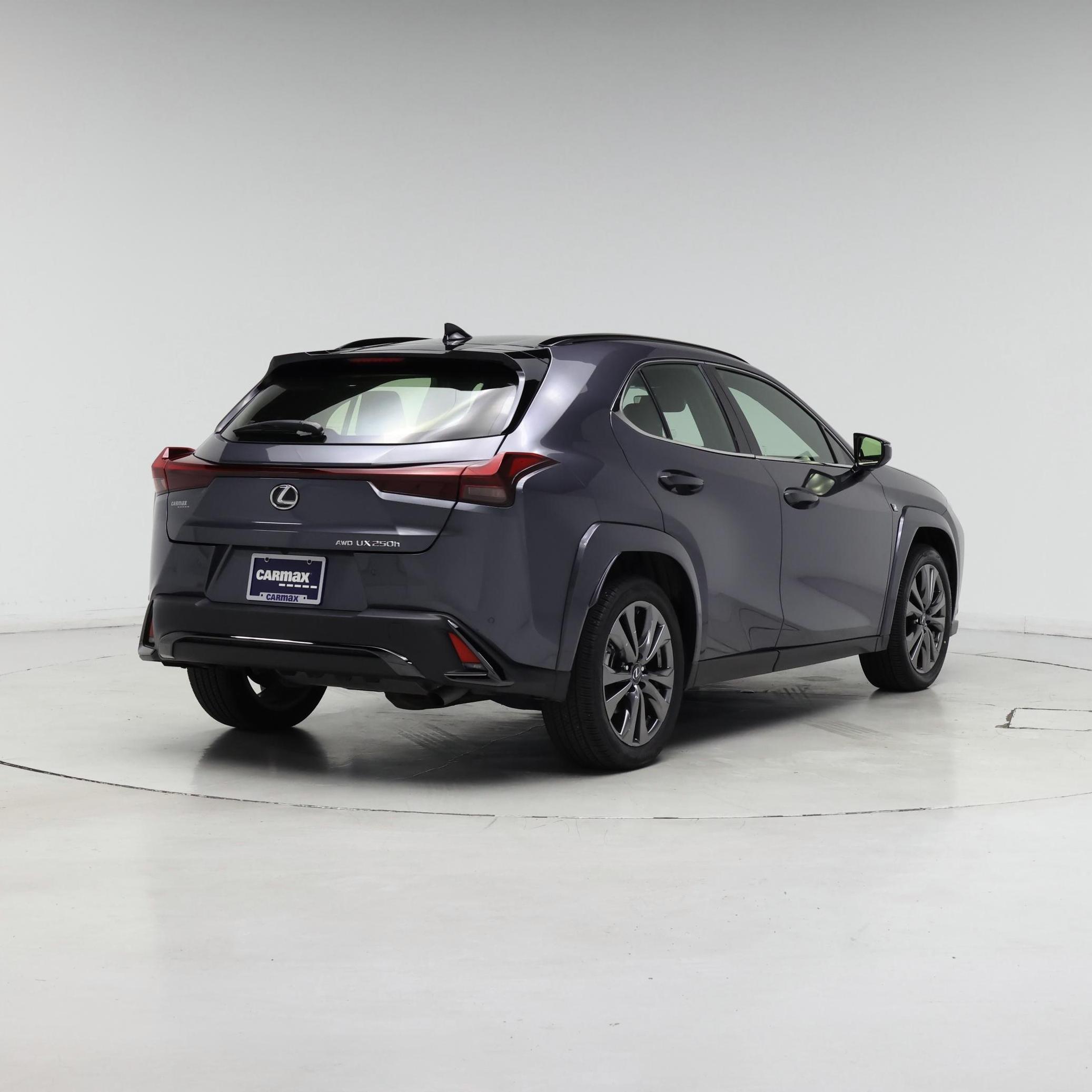 Thumbnail: 2024 Lexus UX - 8