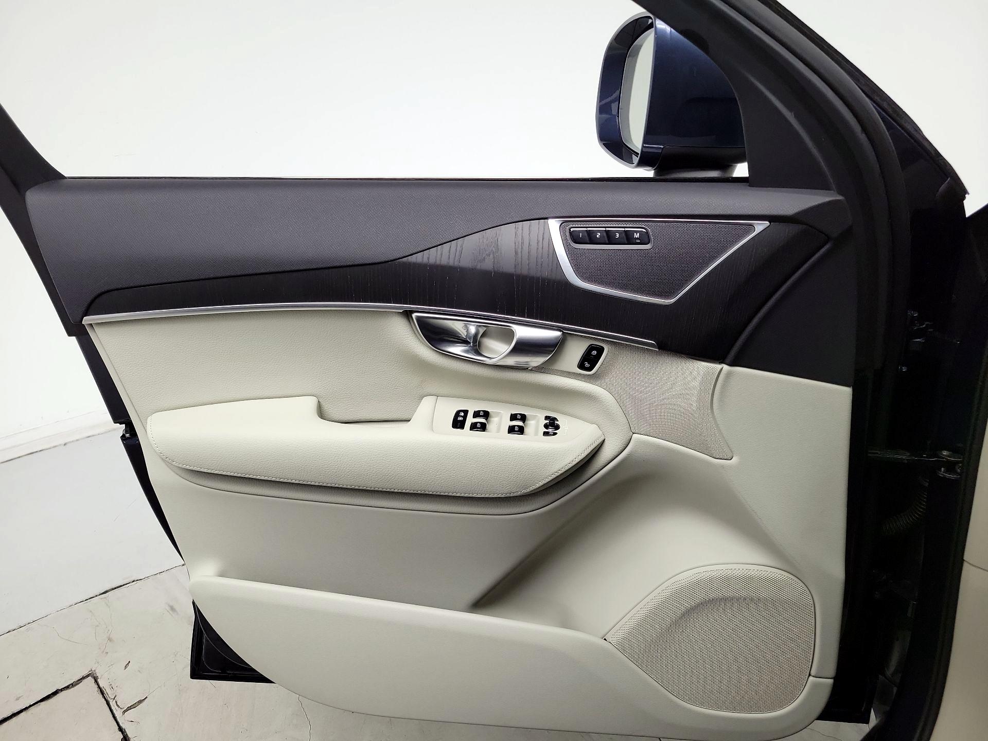 Thumbnail: 2020 Volvo XC90 - 12