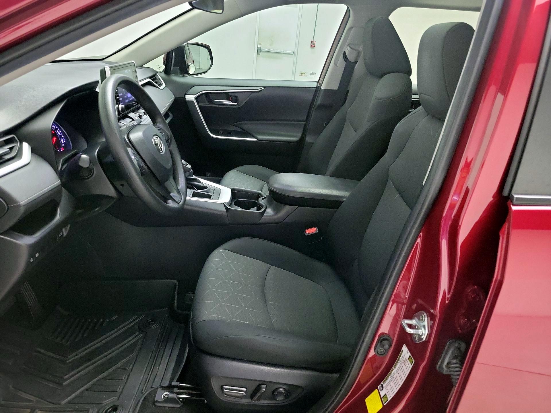 Thumbnail: 2021 Toyota RAV4 - 11