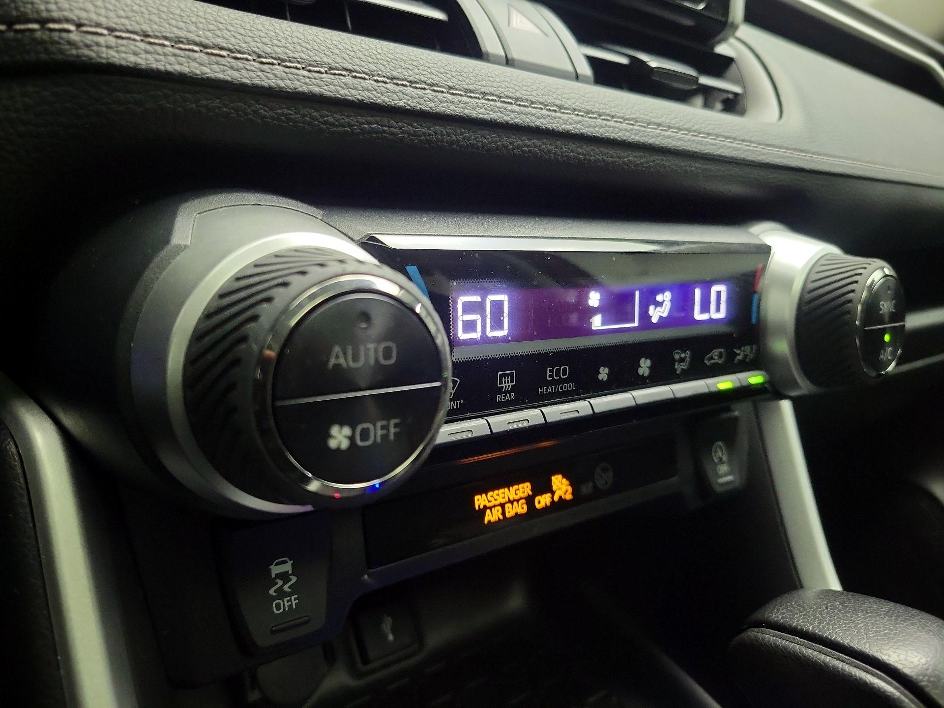 Thumbnail: 2021 Toyota RAV4 - 16