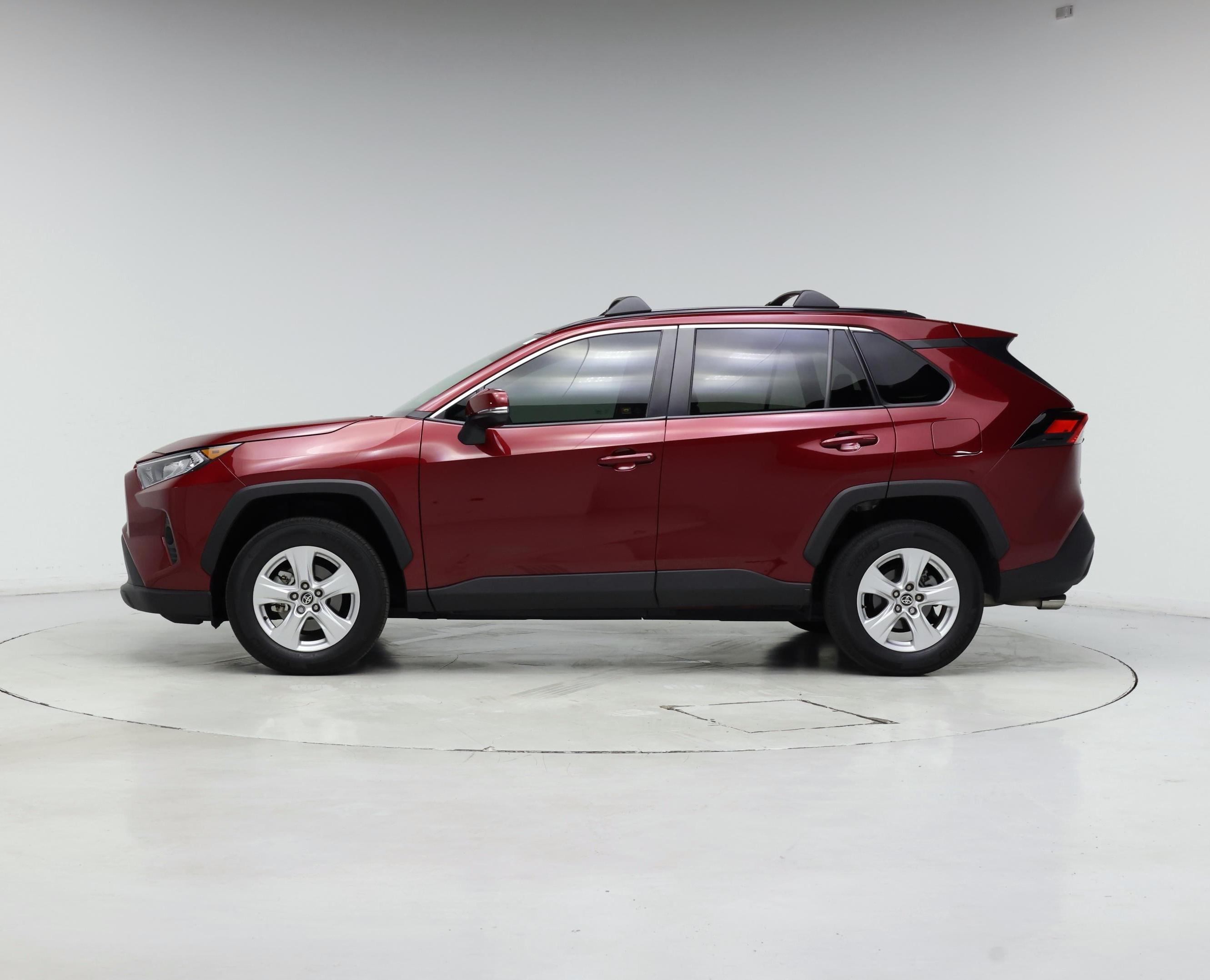 Thumbnail: 2021 Toyota RAV4 - 3
