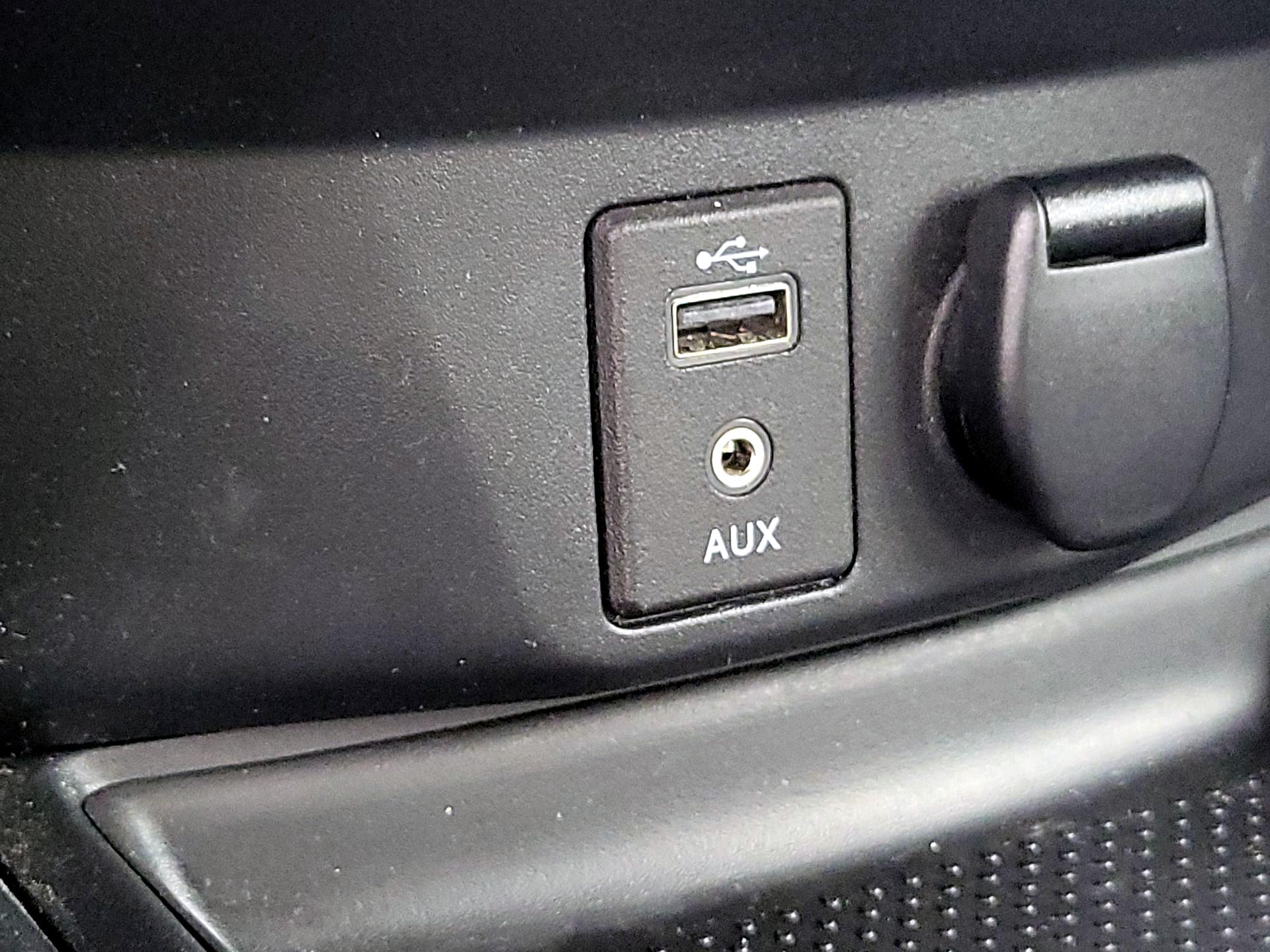 Thumbnail: 2017 Nissan Rogue - 18