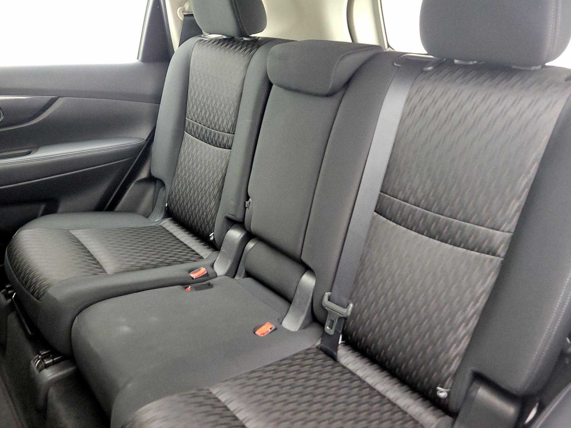 Thumbnail: 2017 Nissan Rogue - 19