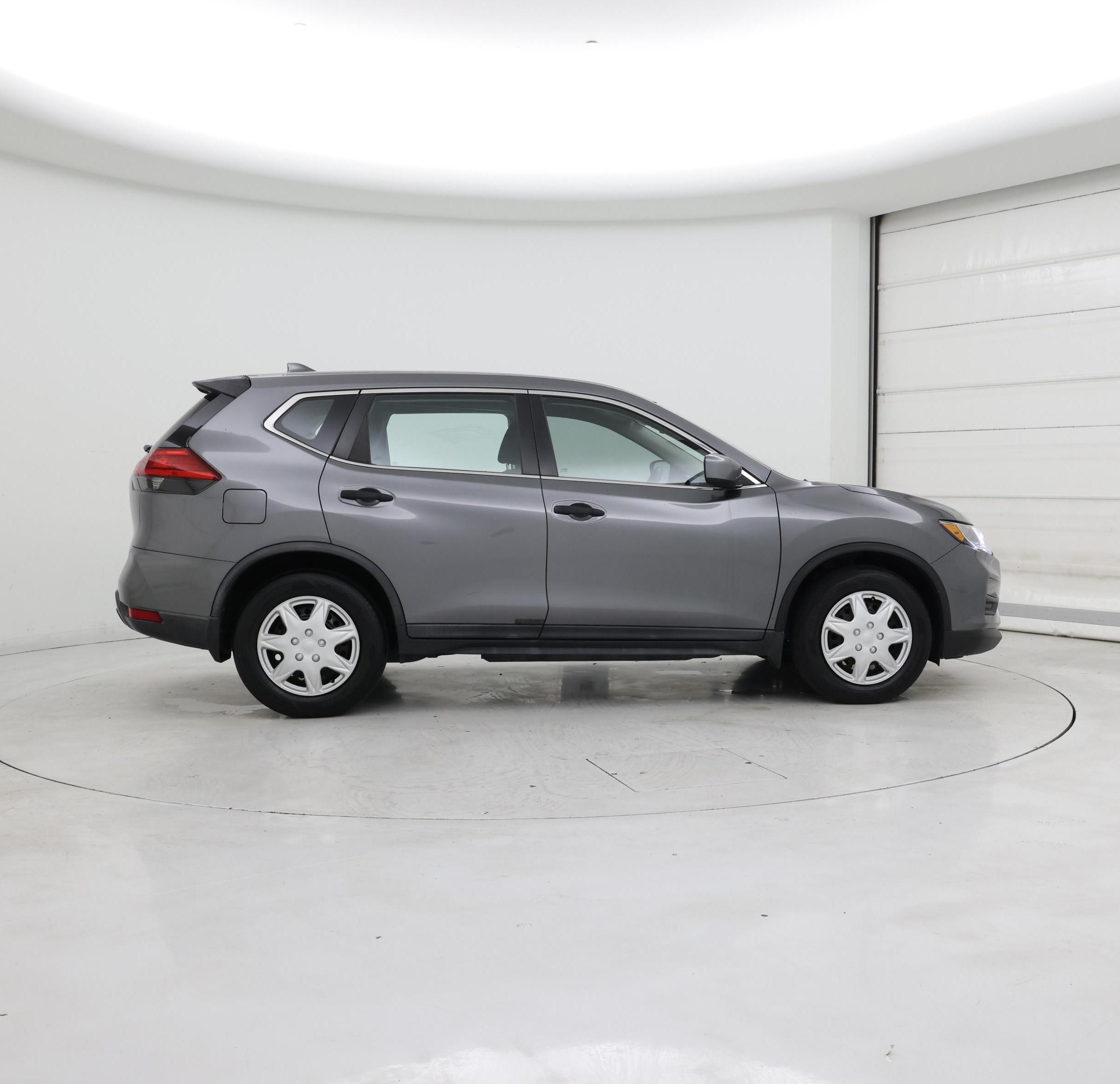 Thumbnail: 2017 Nissan Rogue - 7