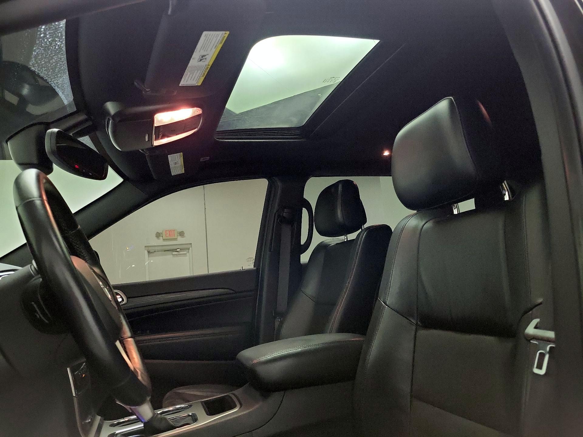 Thumbnail: 2019 Jeep Grand Cherokee - 20