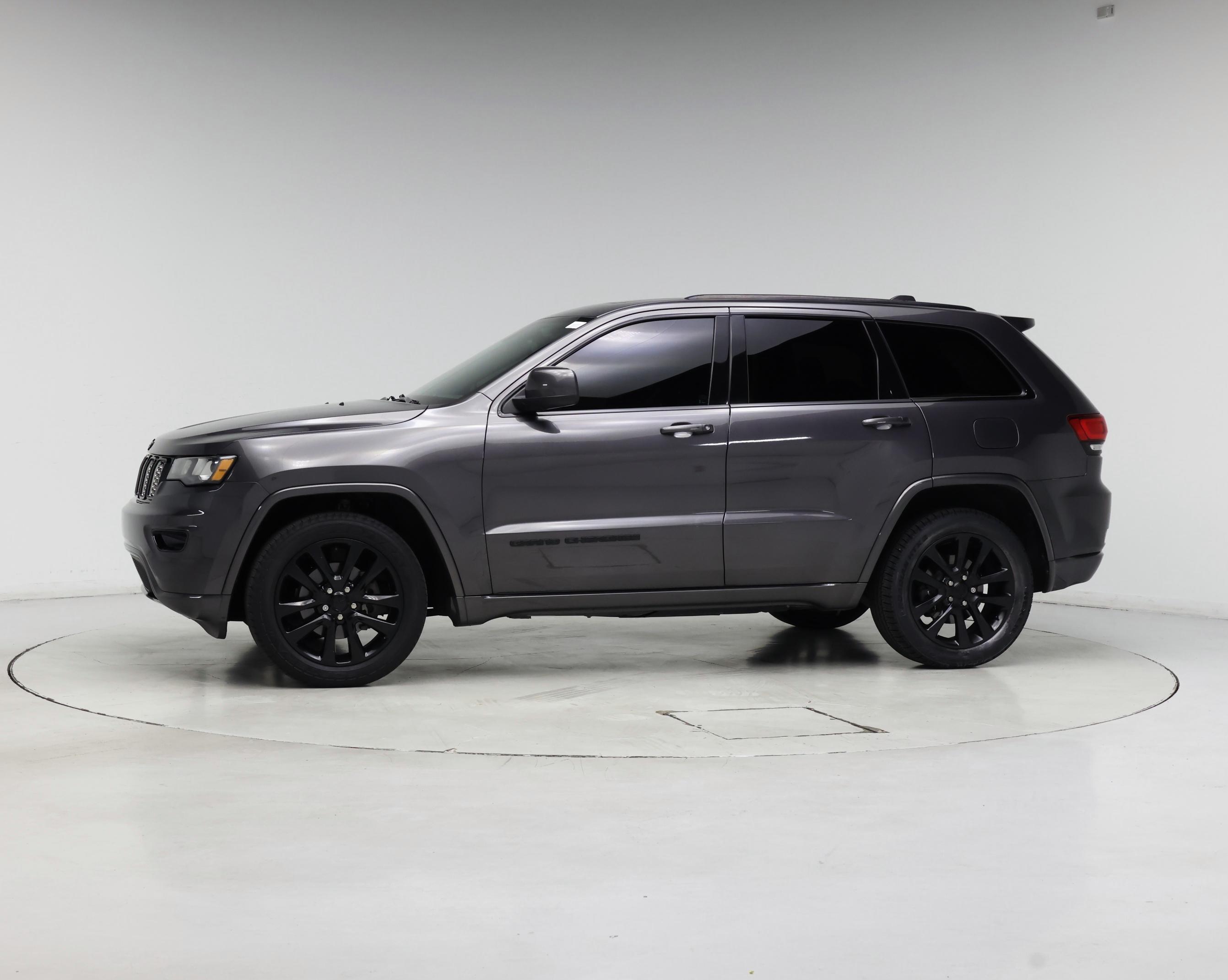 Thumbnail: 2019 Jeep Grand Cherokee - 3