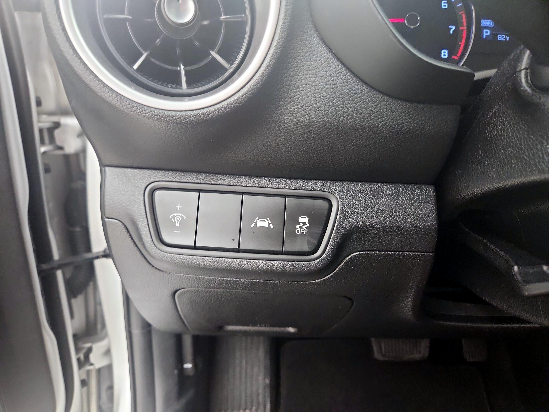 Thumbnail: 2020 Kia Forte - 13