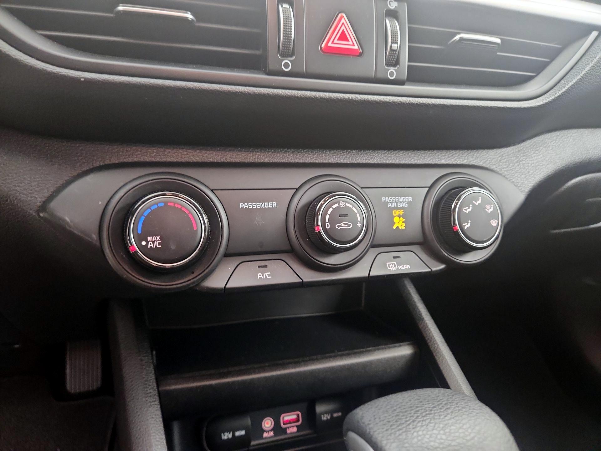 Thumbnail: 2020 Kia Forte - 16