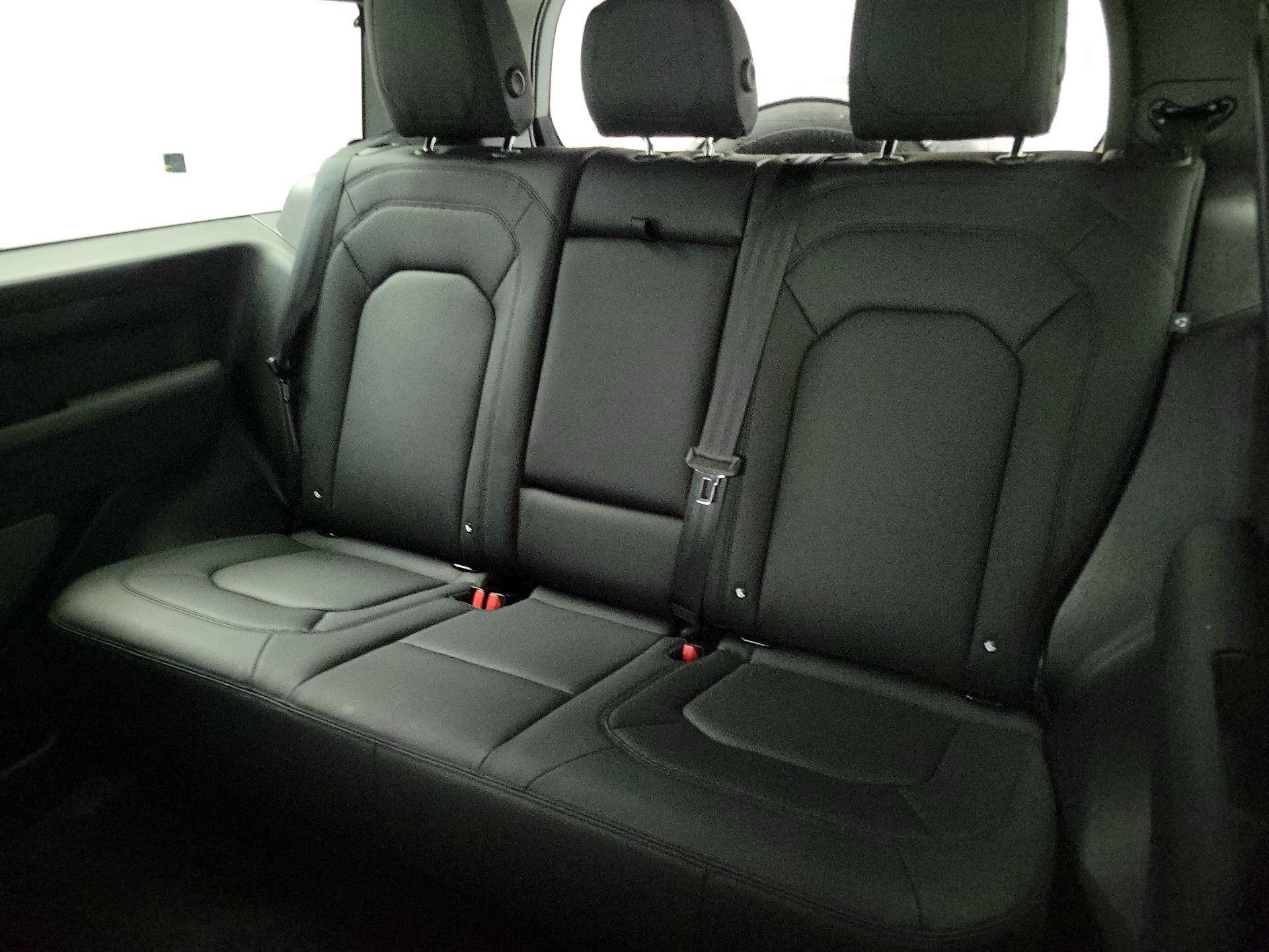 Thumbnail: 2023 Land Rover Defender - 20