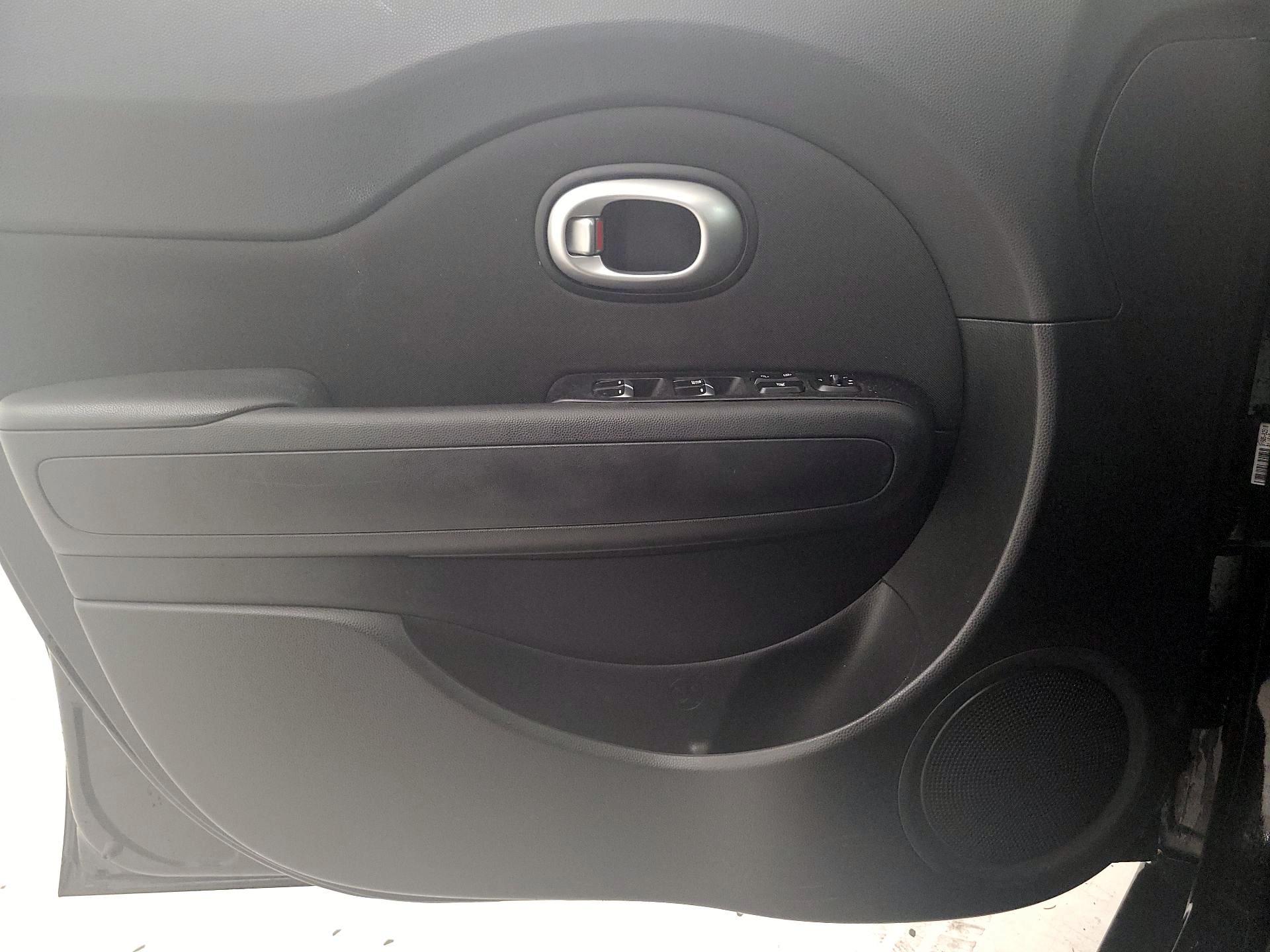 Thumbnail: 2018 Kia Soul - 12