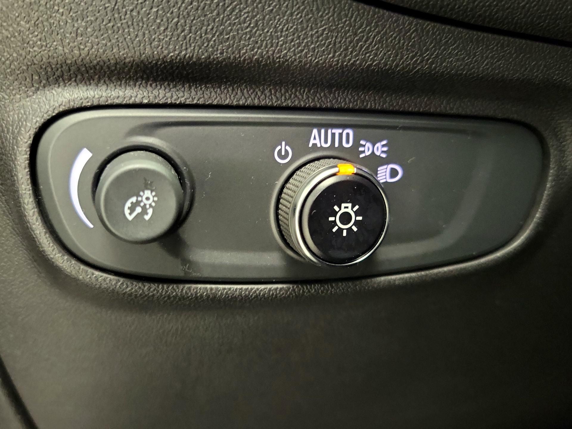 Thumbnail: 2022 Chevrolet Equinox - 13