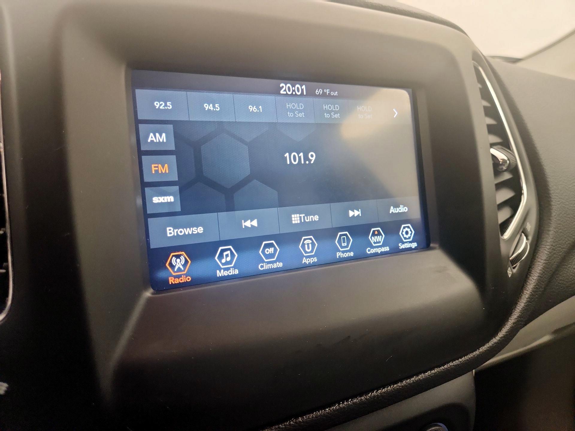 Thumbnail: 2020 Jeep Compass - 15