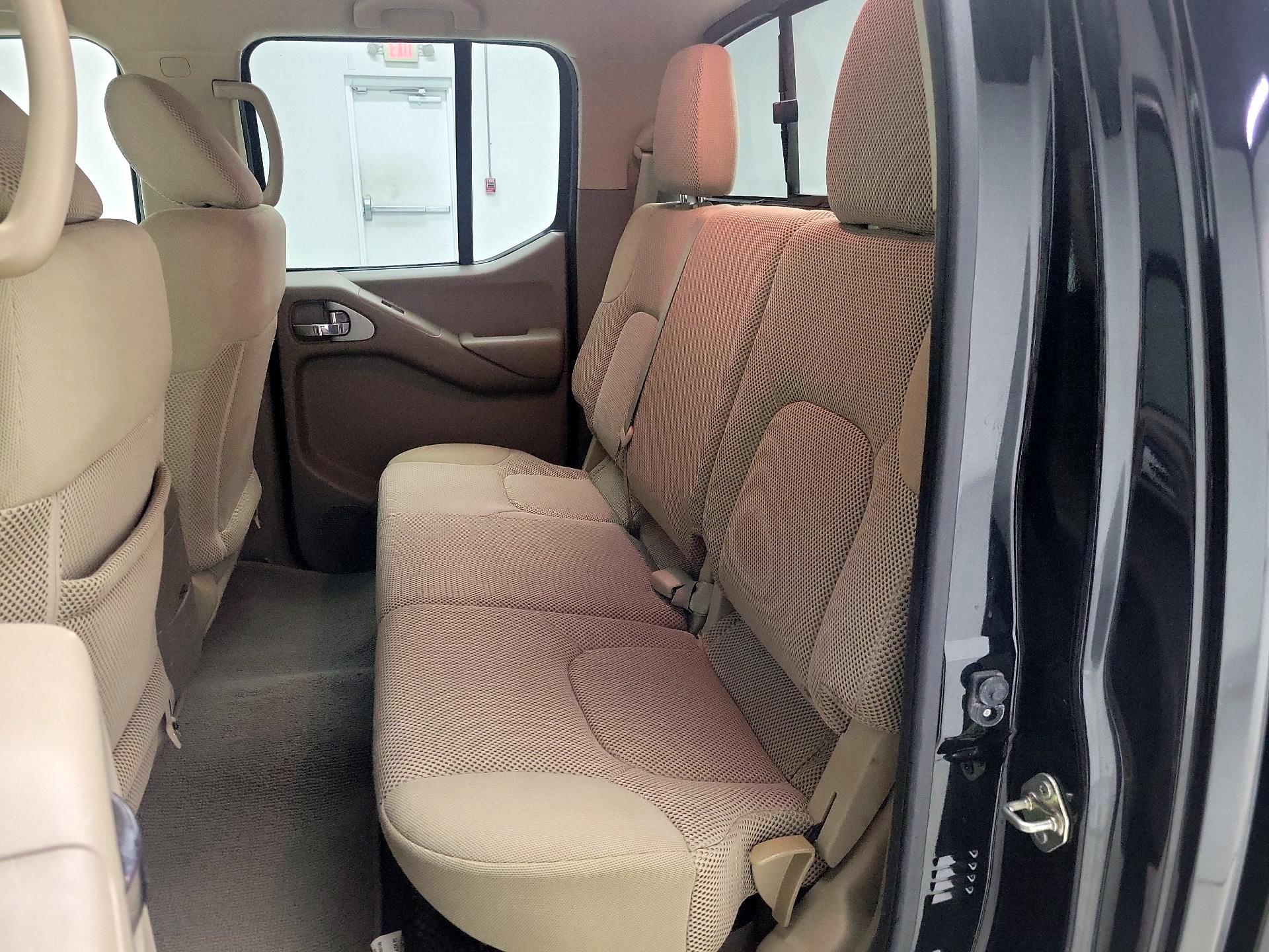 Thumbnail: 2016 Nissan Frontier - 18