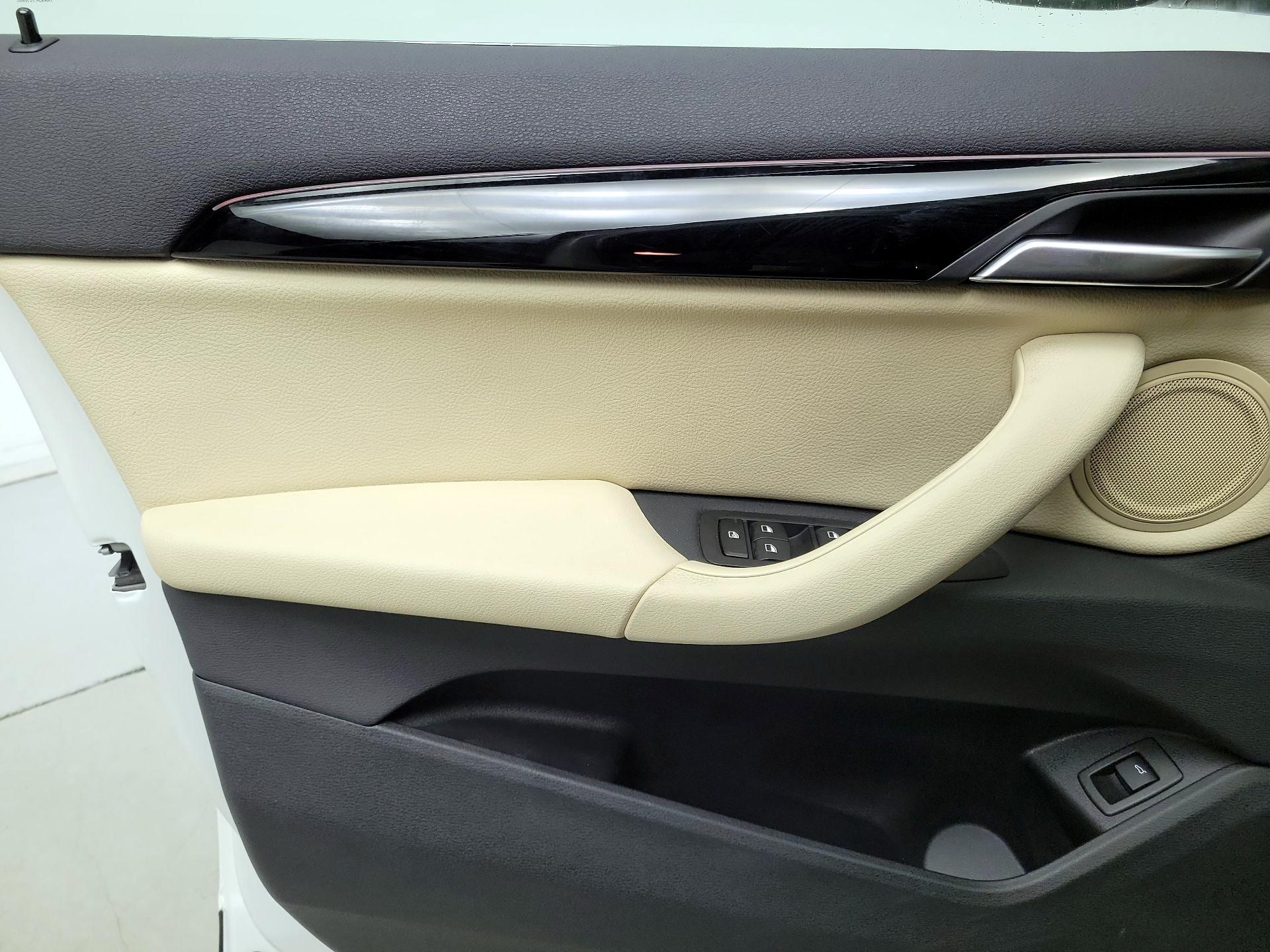 Thumbnail: 2018 BMW X1 - 12