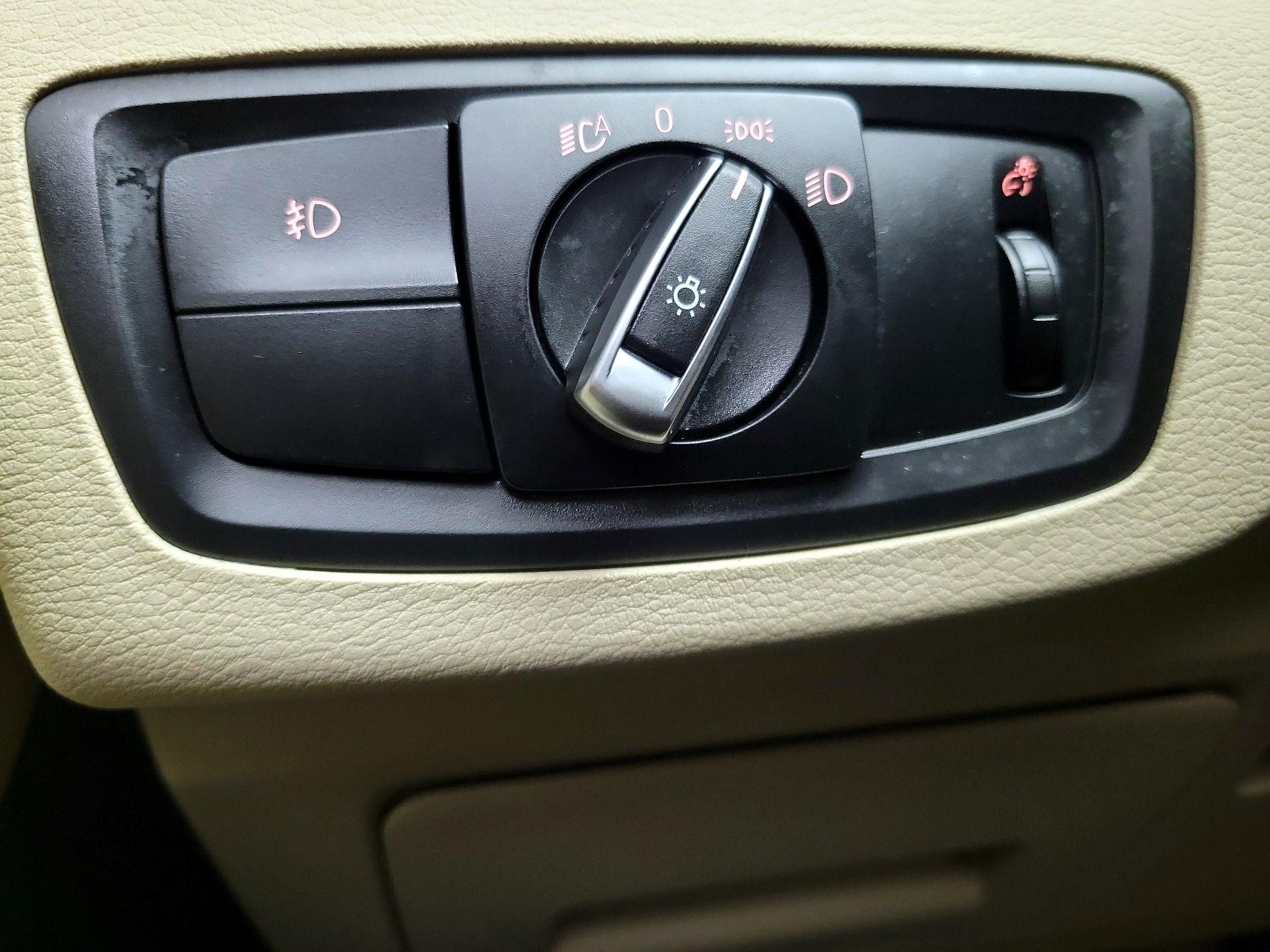 Thumbnail: 2018 BMW X1 - 13