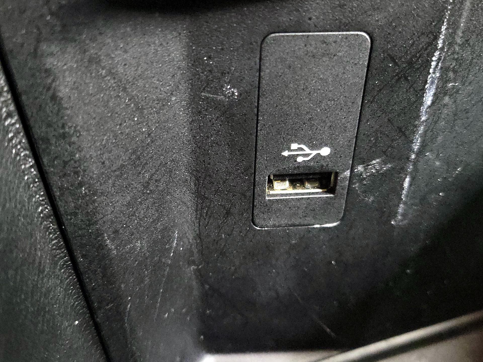 Thumbnail: 2018 BMW X1 - 18