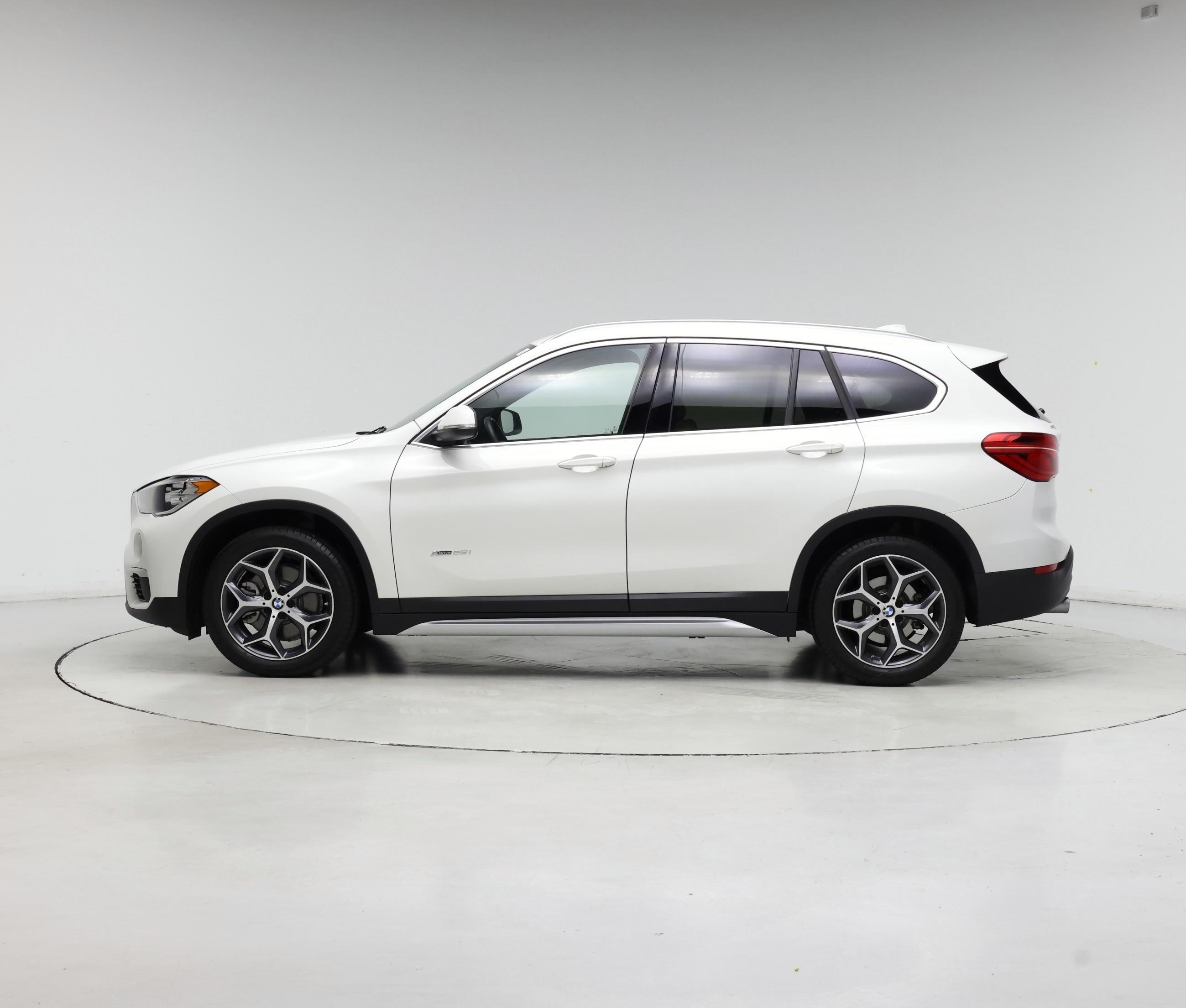 Thumbnail: 2018 BMW X1 - 3