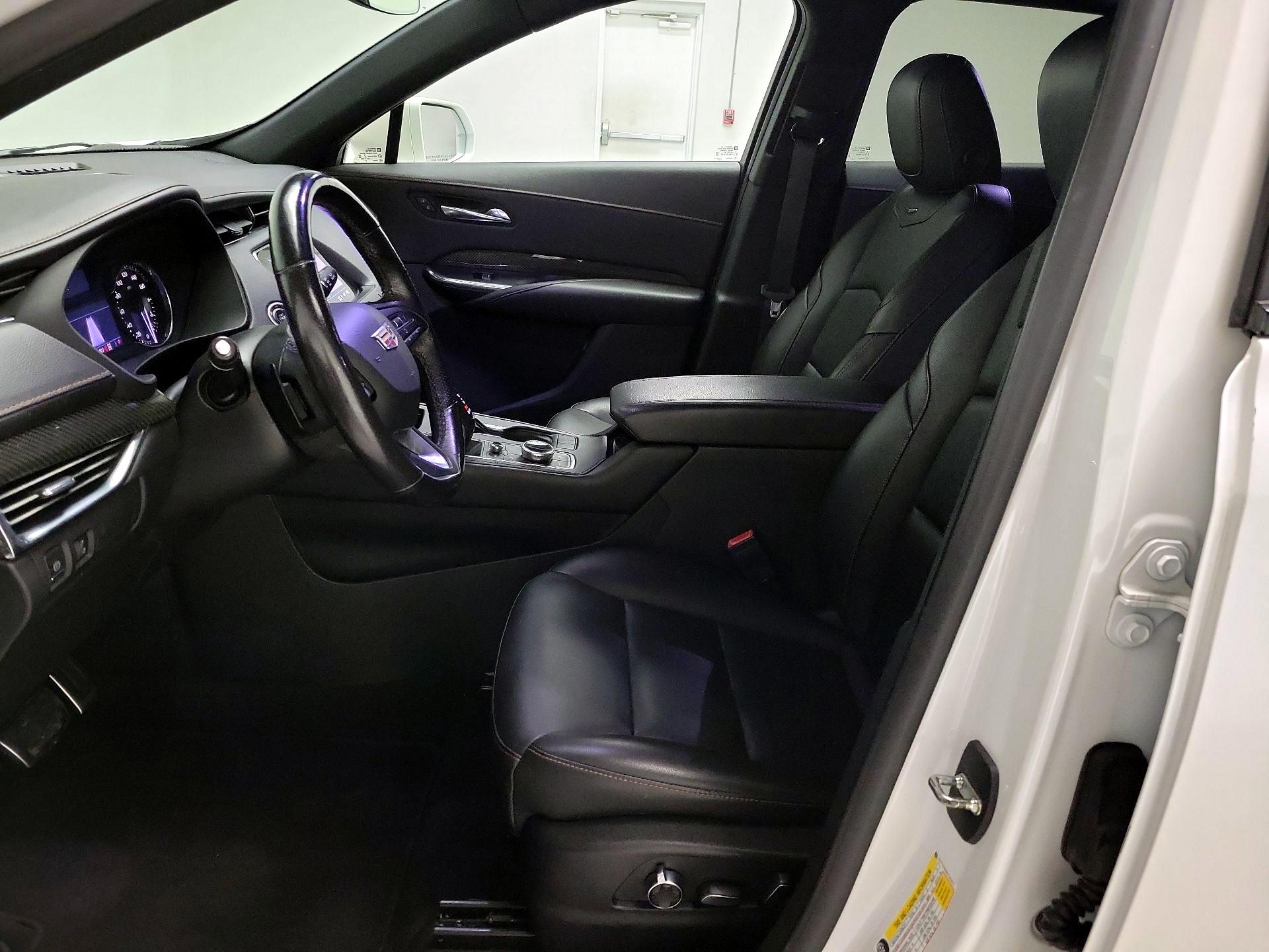 Thumbnail: 2019 Cadillac XT4 - 11