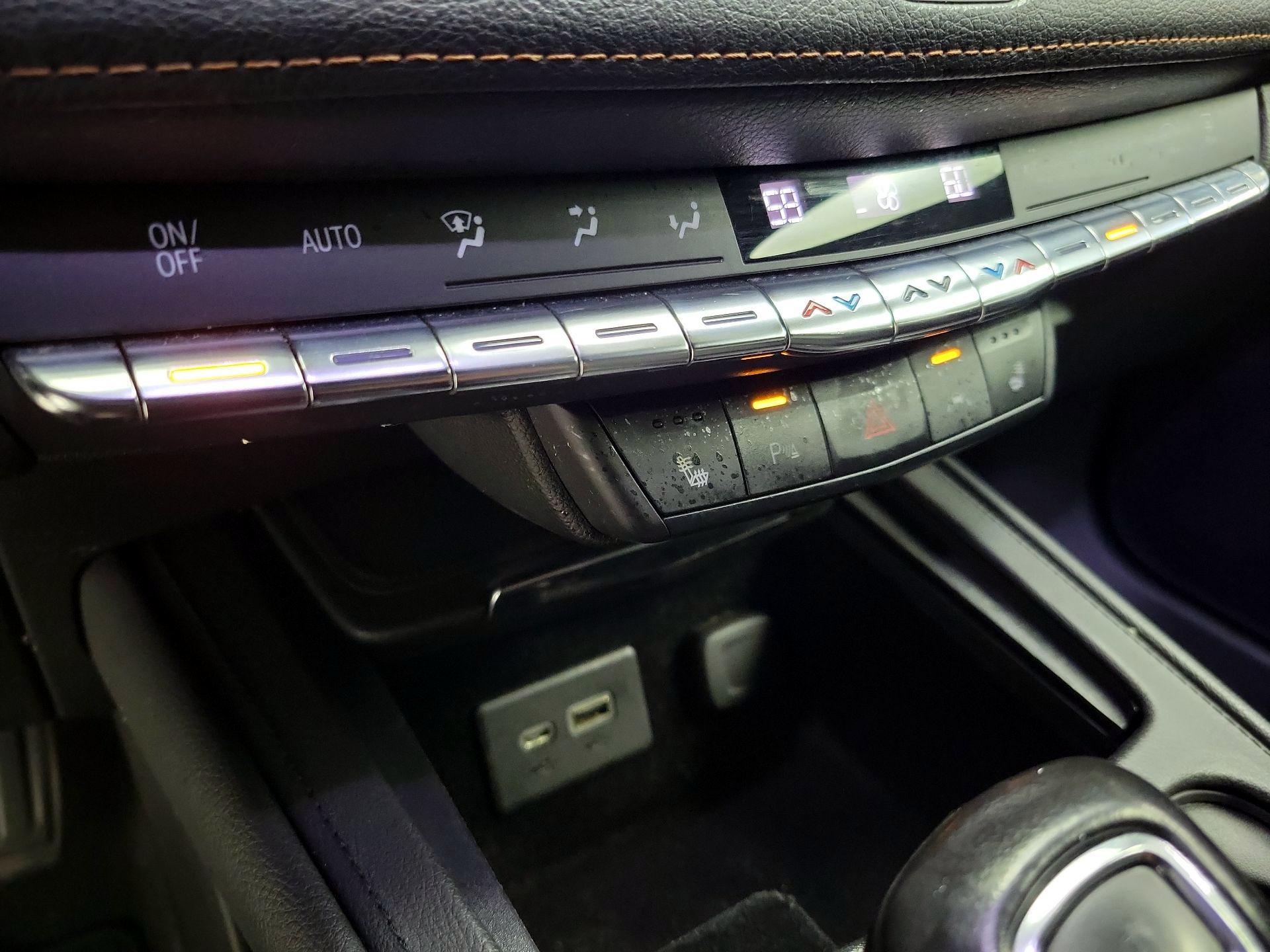 Thumbnail: 2019 Cadillac XT4 - 16