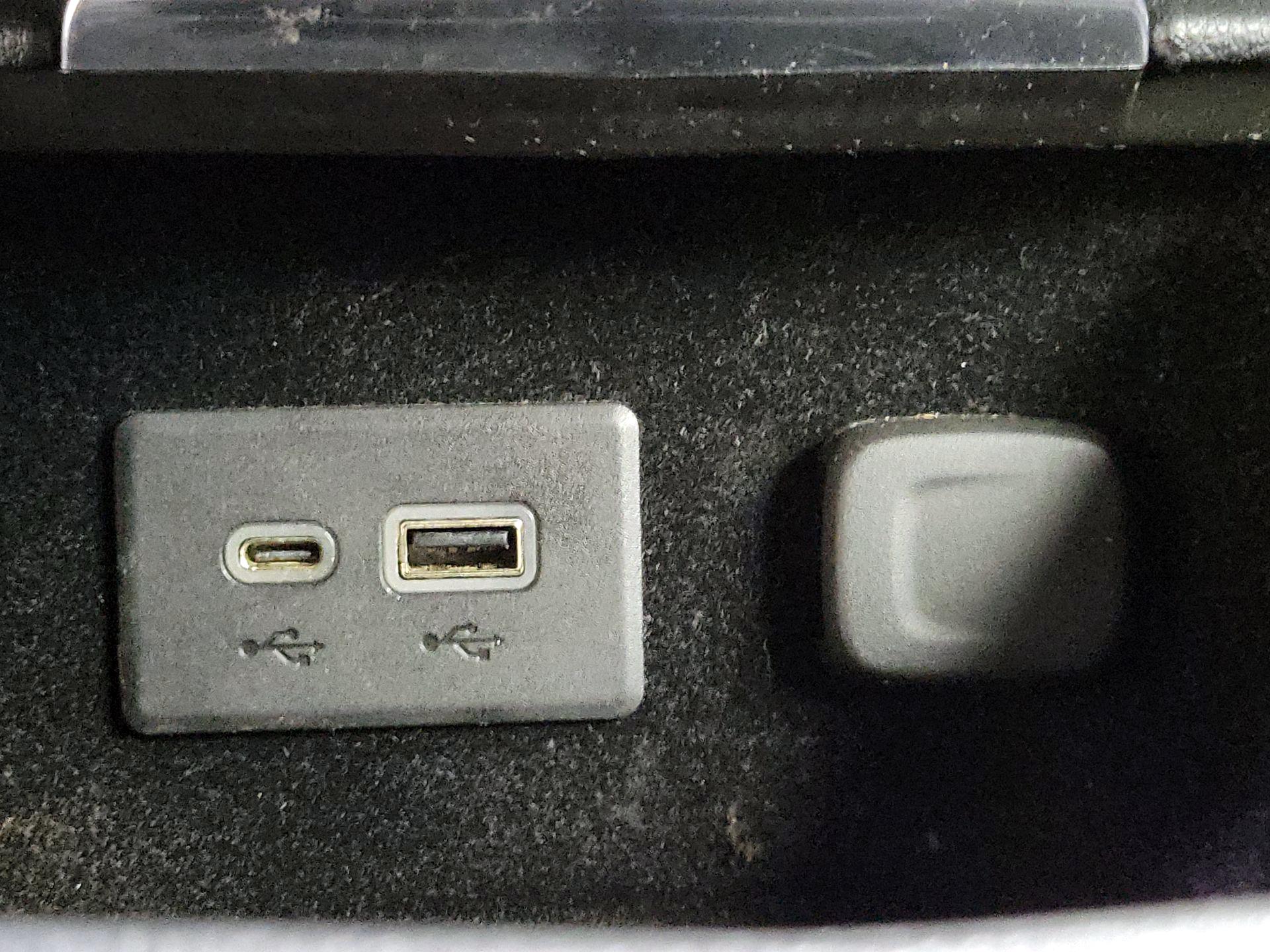 Thumbnail: 2019 Cadillac XT4 - 18