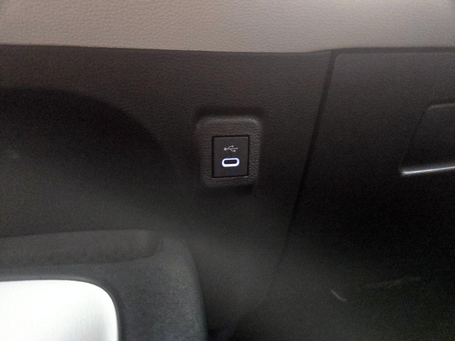 Thumbnail: 2025 Toyota Corolla - 18