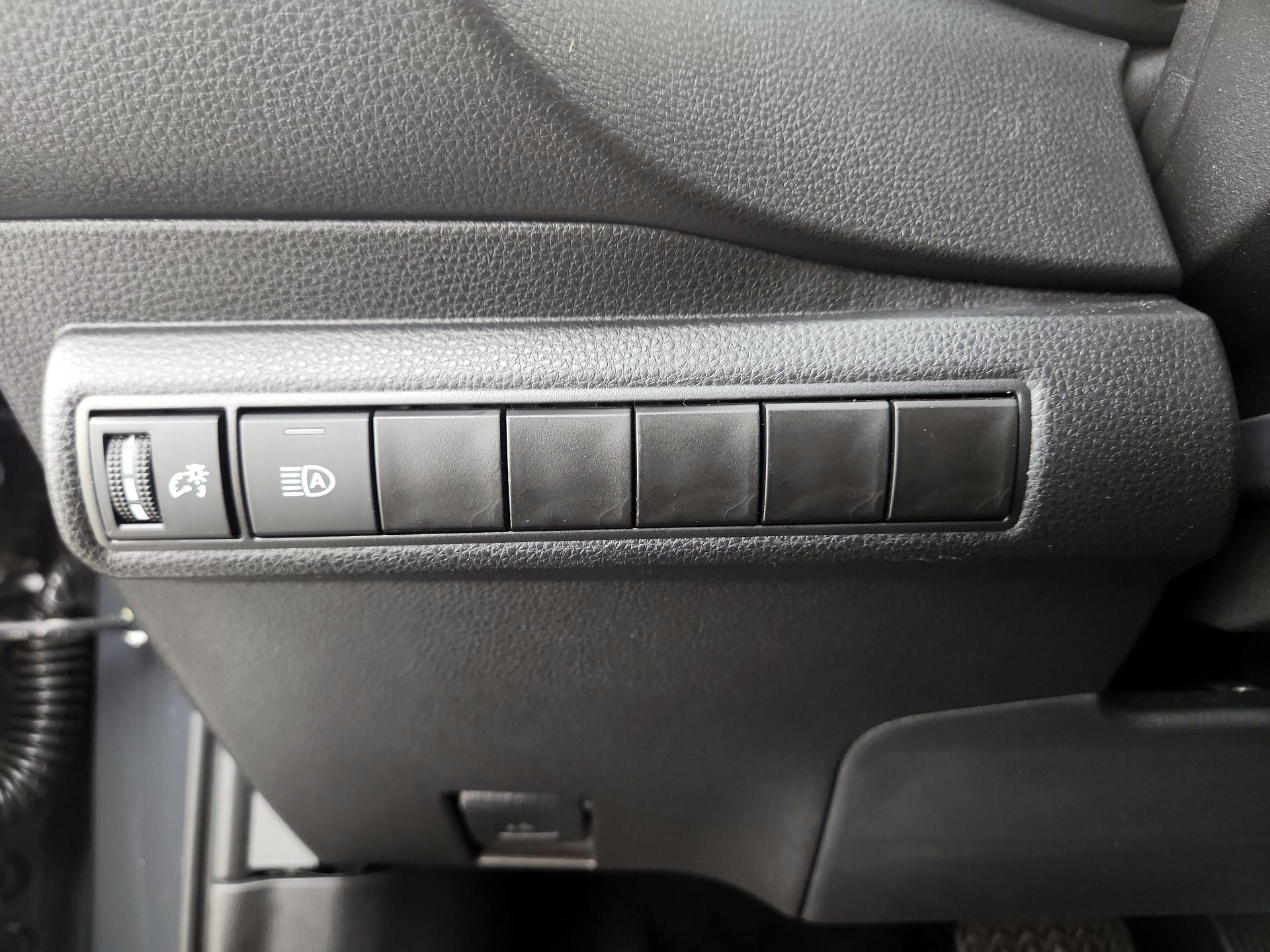 Thumbnail: 2025 Toyota Corolla - 13