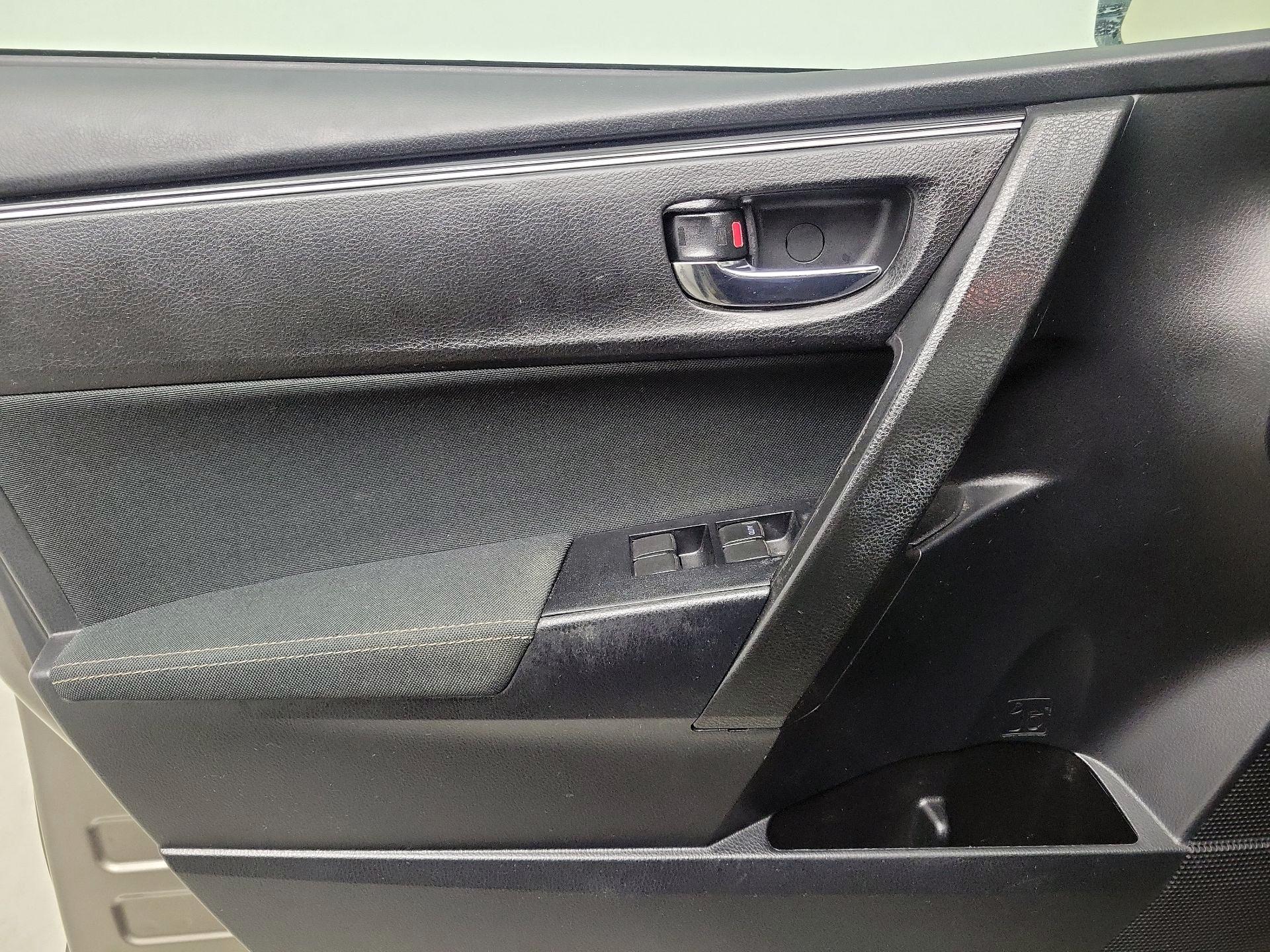 Thumbnail: 2018 Toyota Corolla - 12