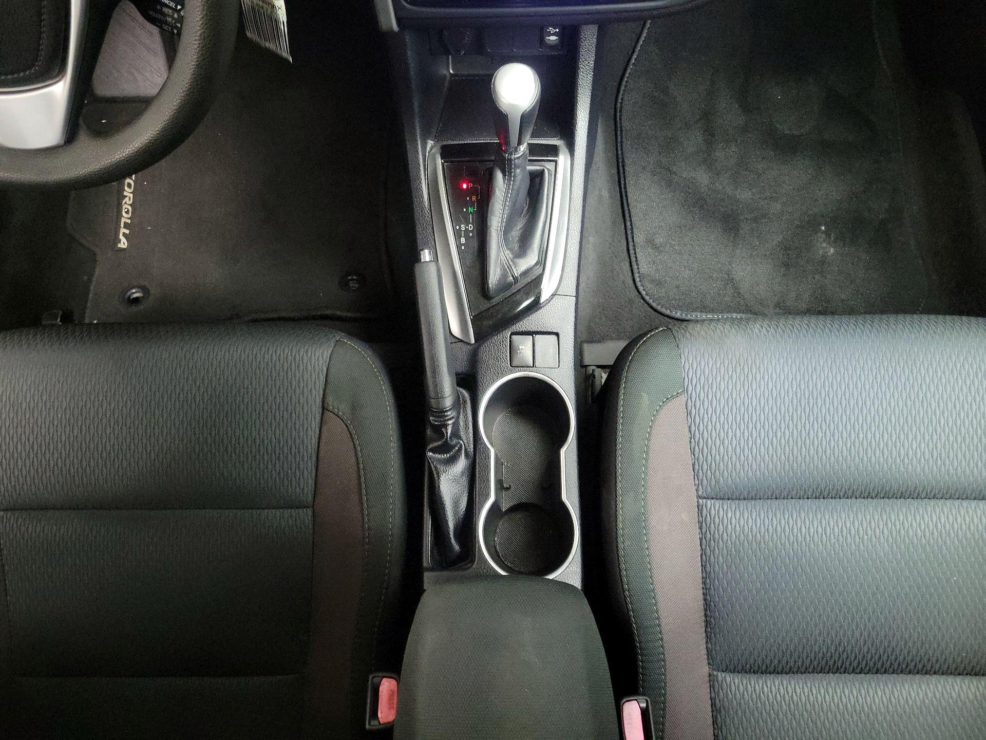 Thumbnail: 2018 Toyota Corolla - 17