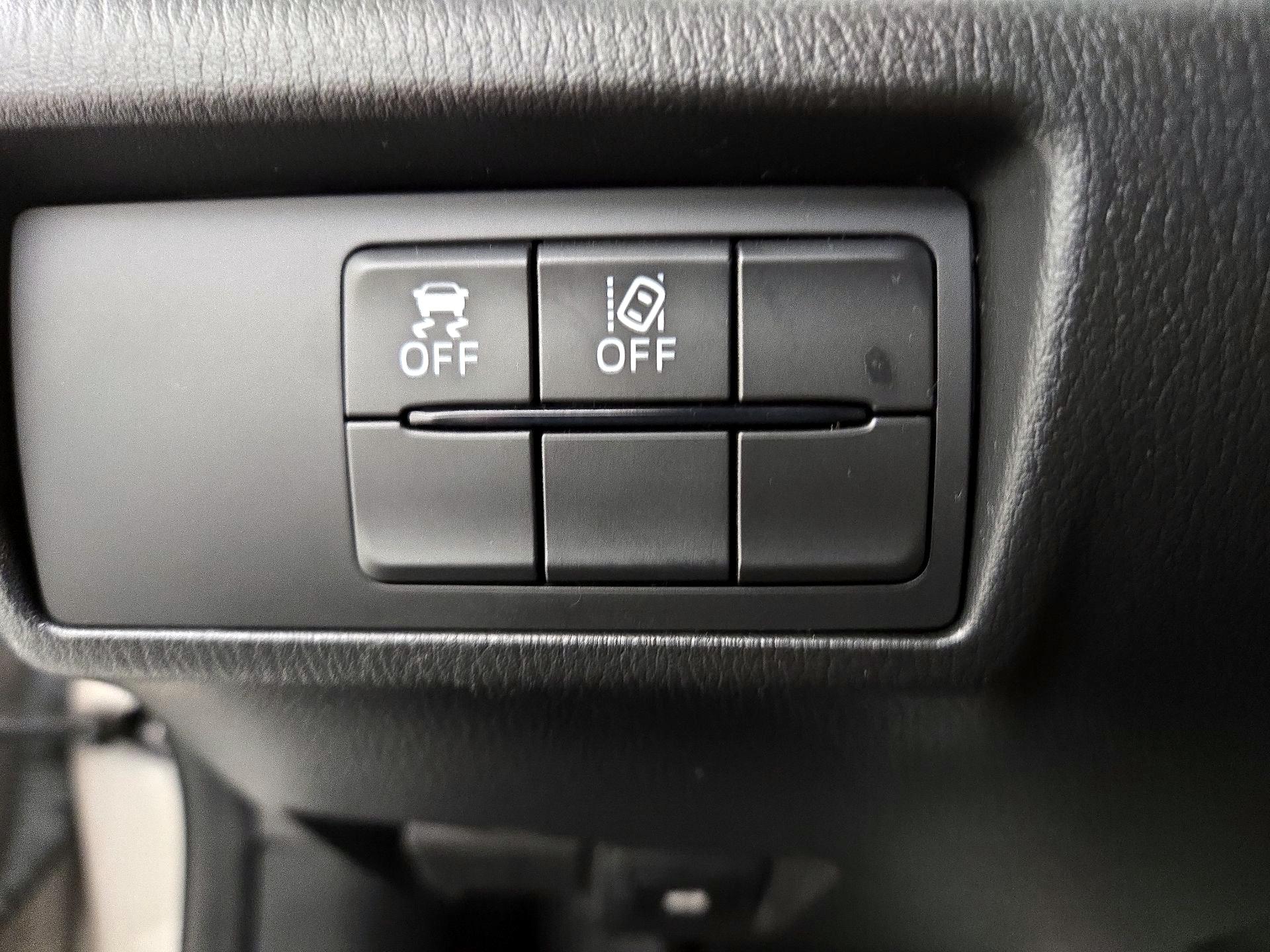 Thumbnail: 2022 Mazda MX-5 Miata - 13