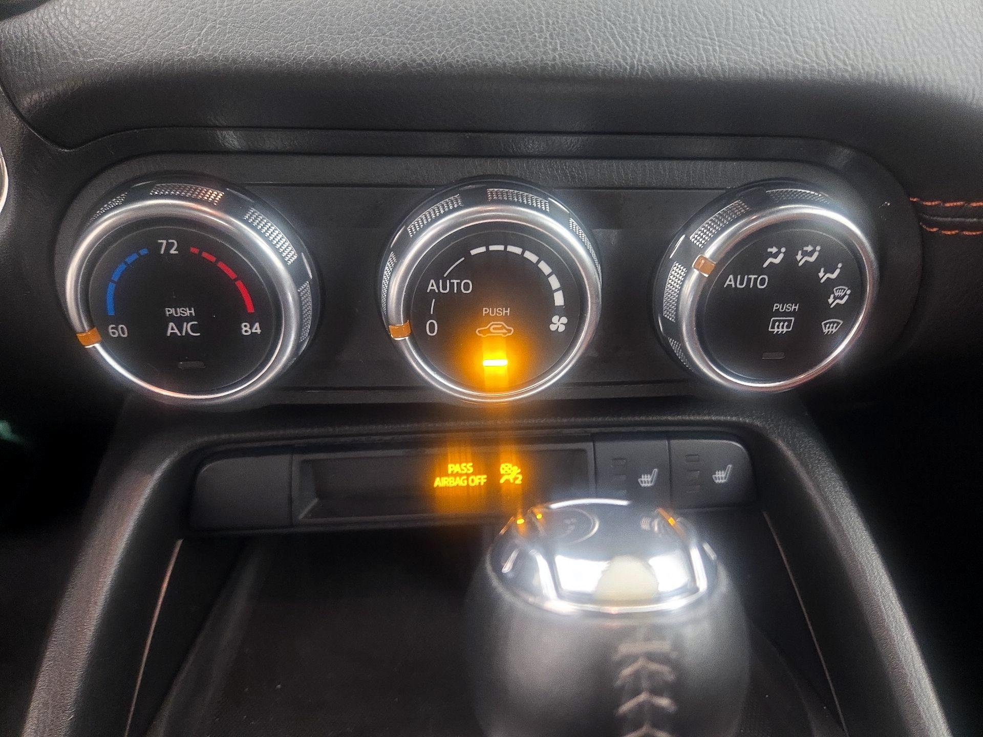 Thumbnail: 2022 Mazda MX-5 Miata - 16