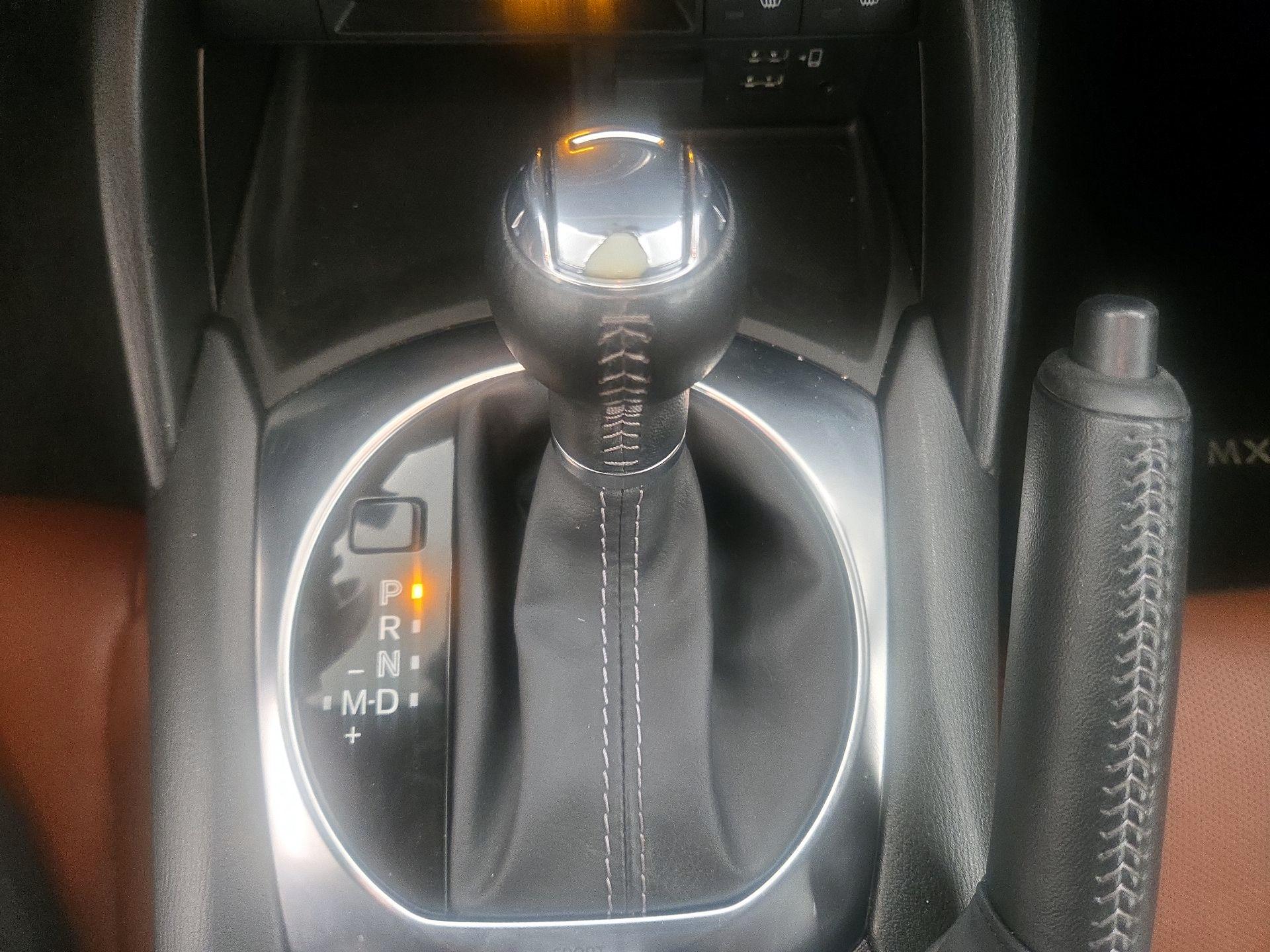 Thumbnail: 2022 Mazda MX-5 Miata - 17