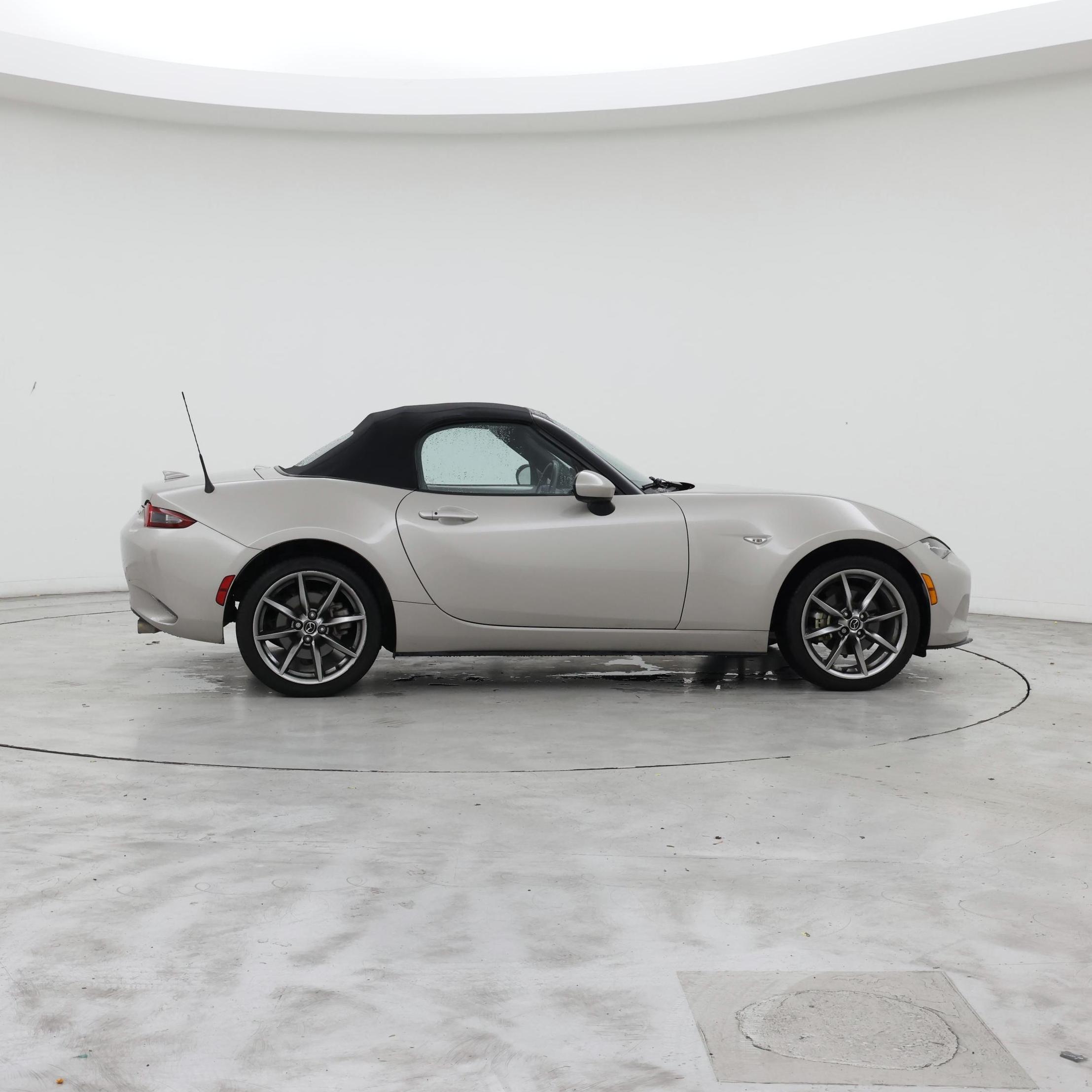 Thumbnail: 2022 Mazda MX-5 Miata - 7