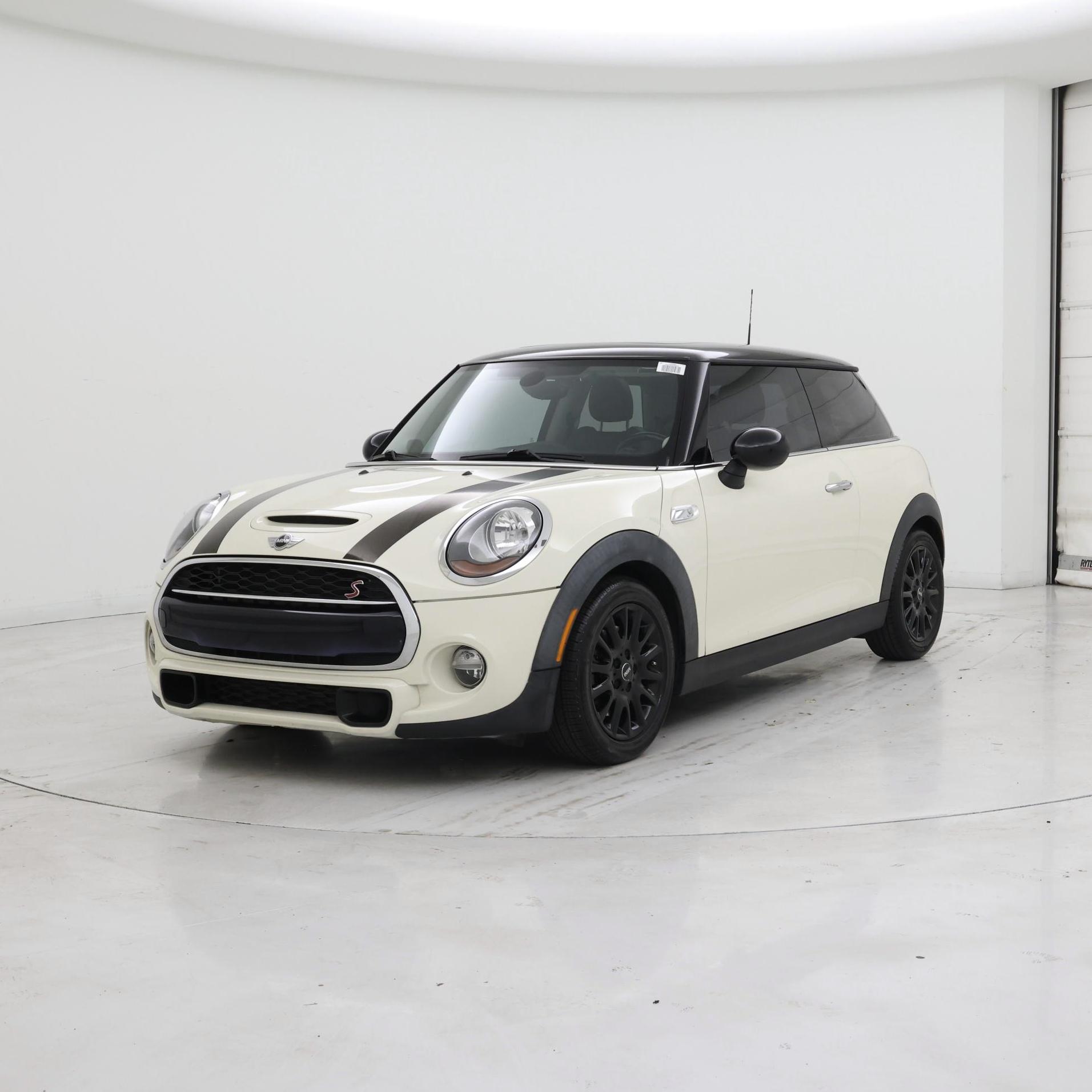Thumbnail: 2017 MINI Cooper - 4