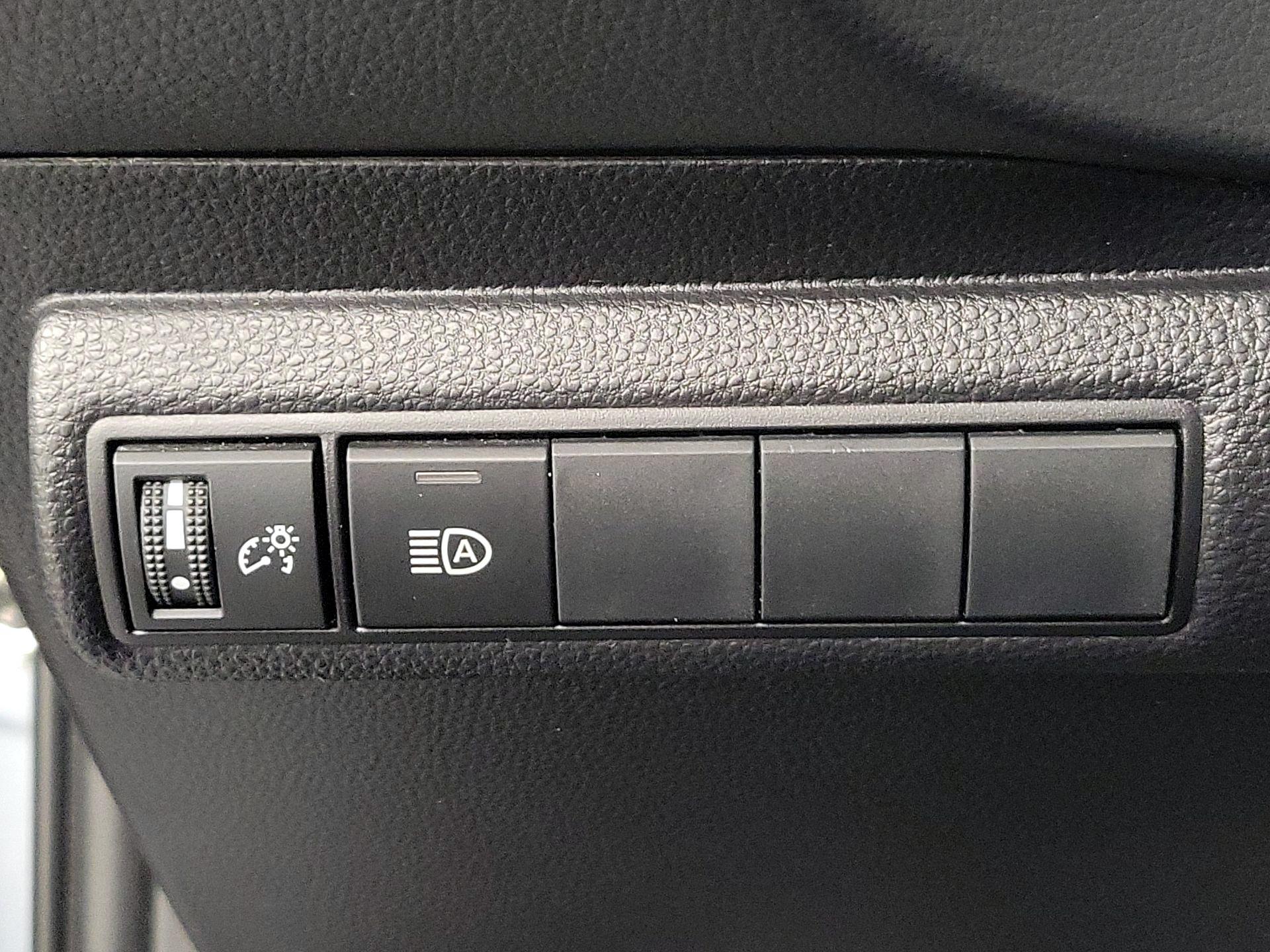 Thumbnail: 2022 Toyota Corolla - 13