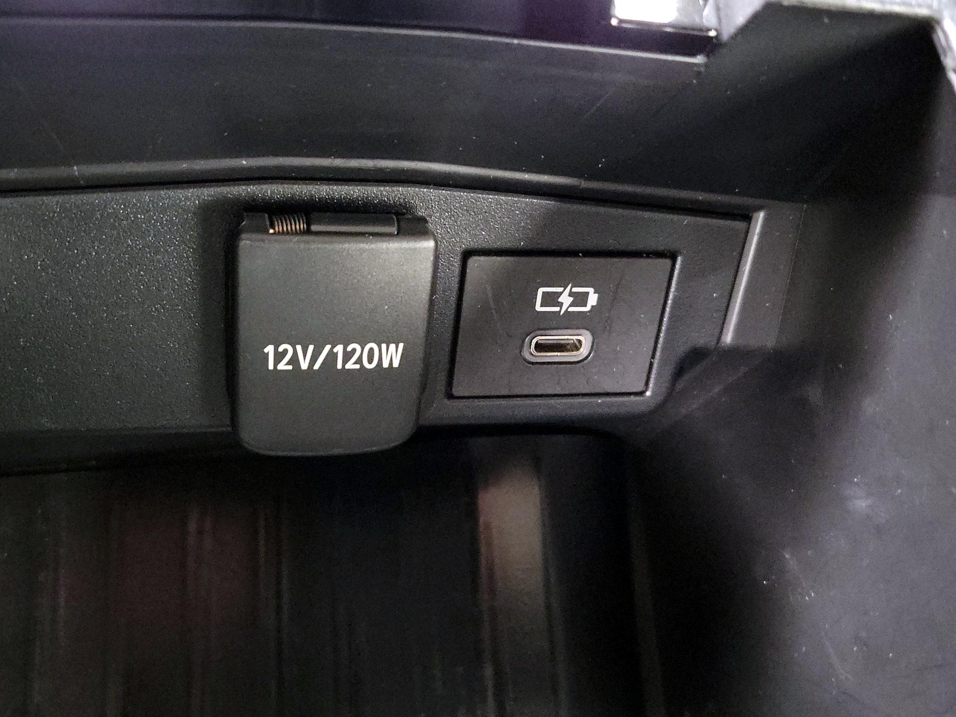 Thumbnail: 2022 Toyota Corolla - 18