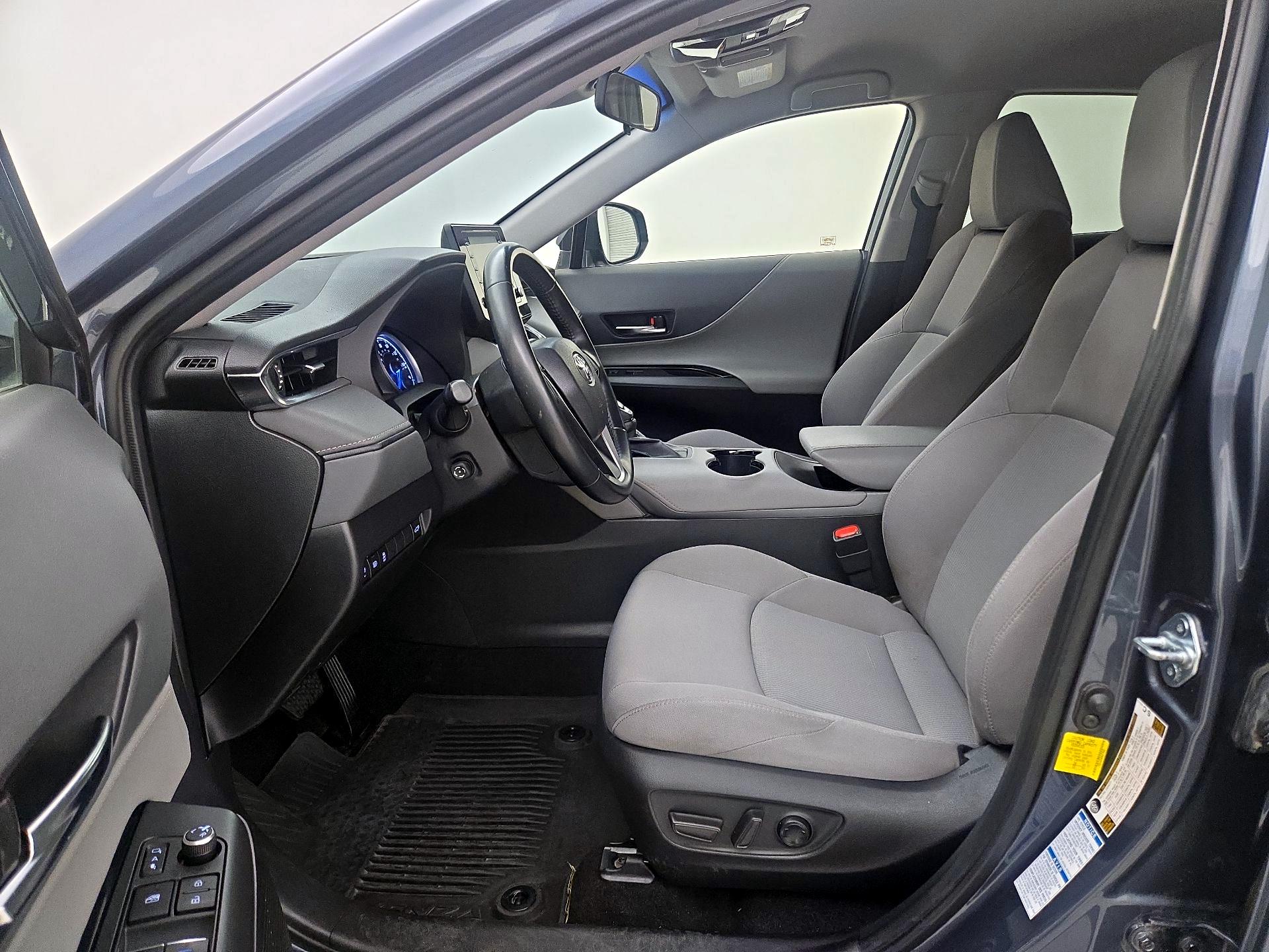 Thumbnail: 2021 Toyota Venza - 11