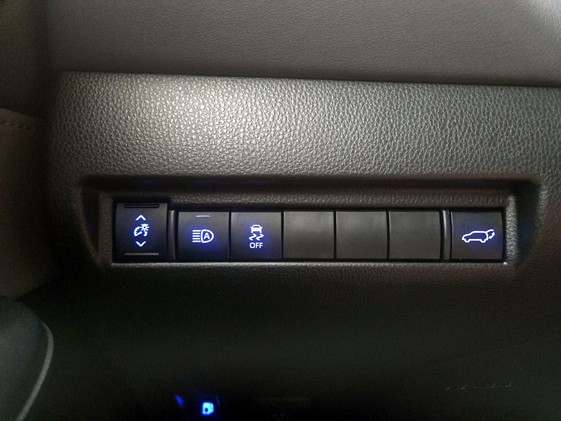 Thumbnail: 2021 Toyota Venza - 13