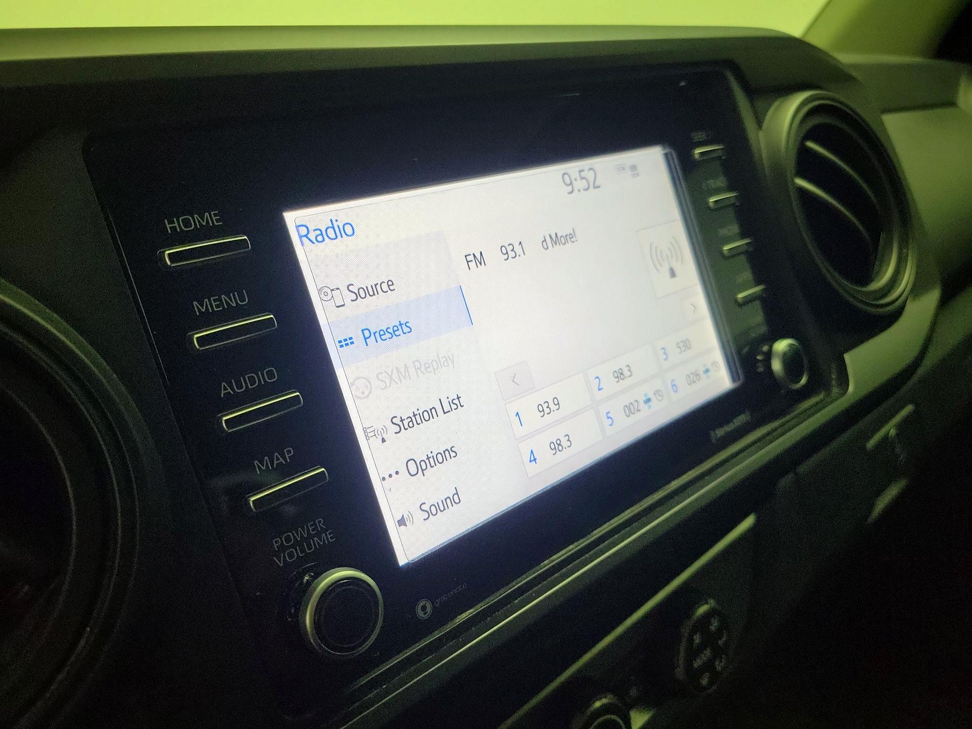 Thumbnail: 2020 Toyota Tacoma - 15