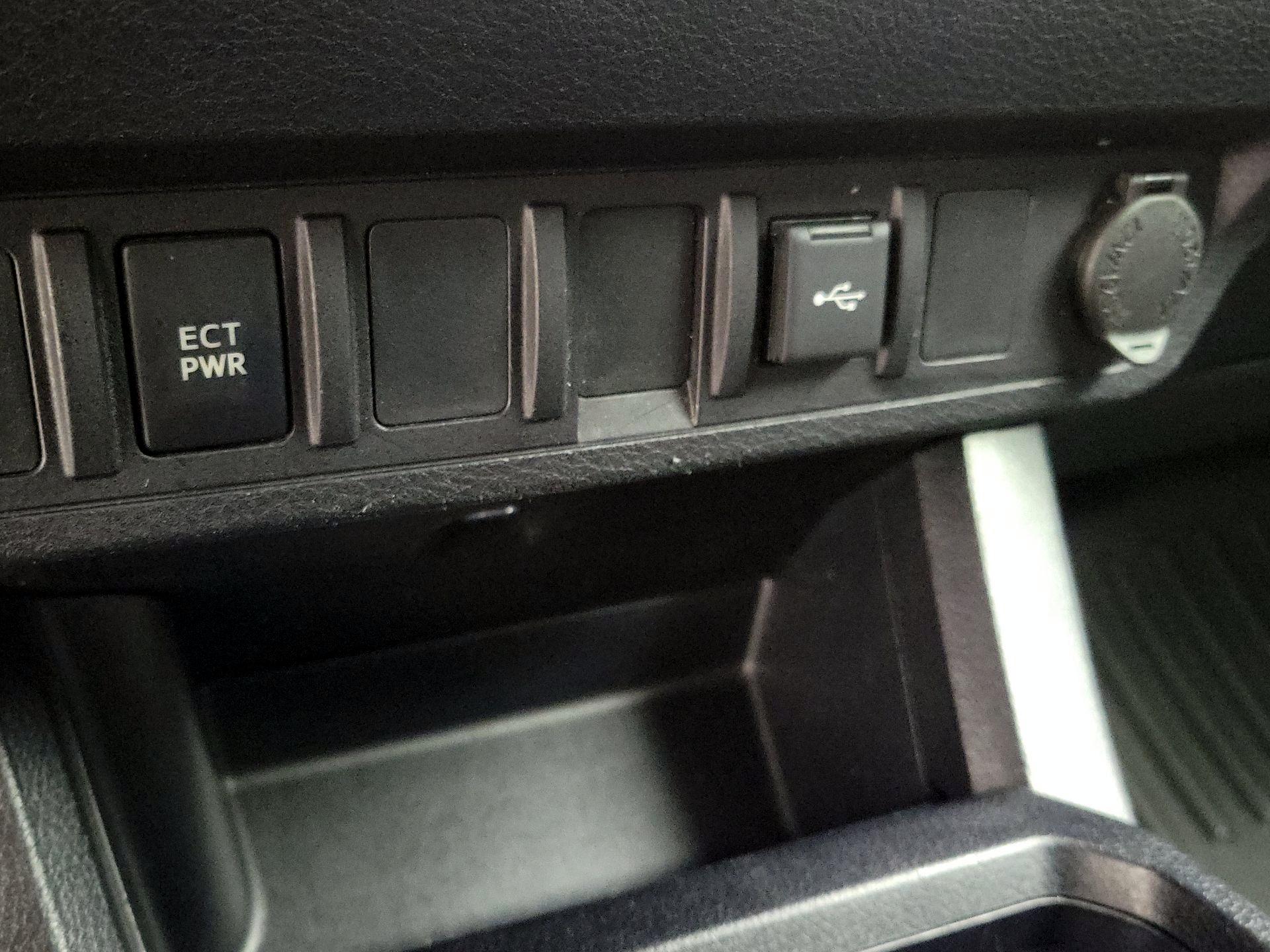 Thumbnail: 2020 Toyota Tacoma - 18