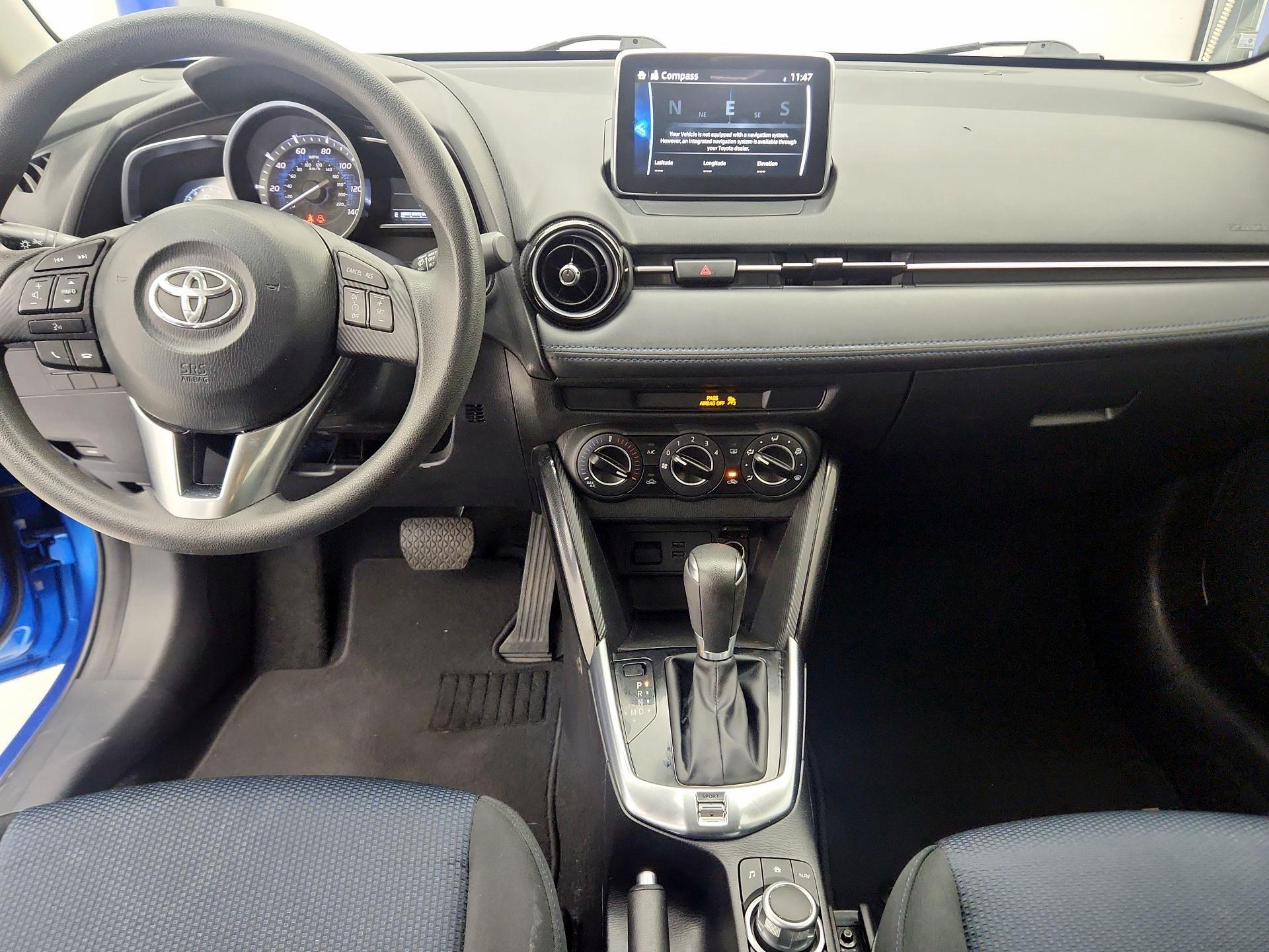 Thumbnail: 2017 Toyota Yaris iA - 9