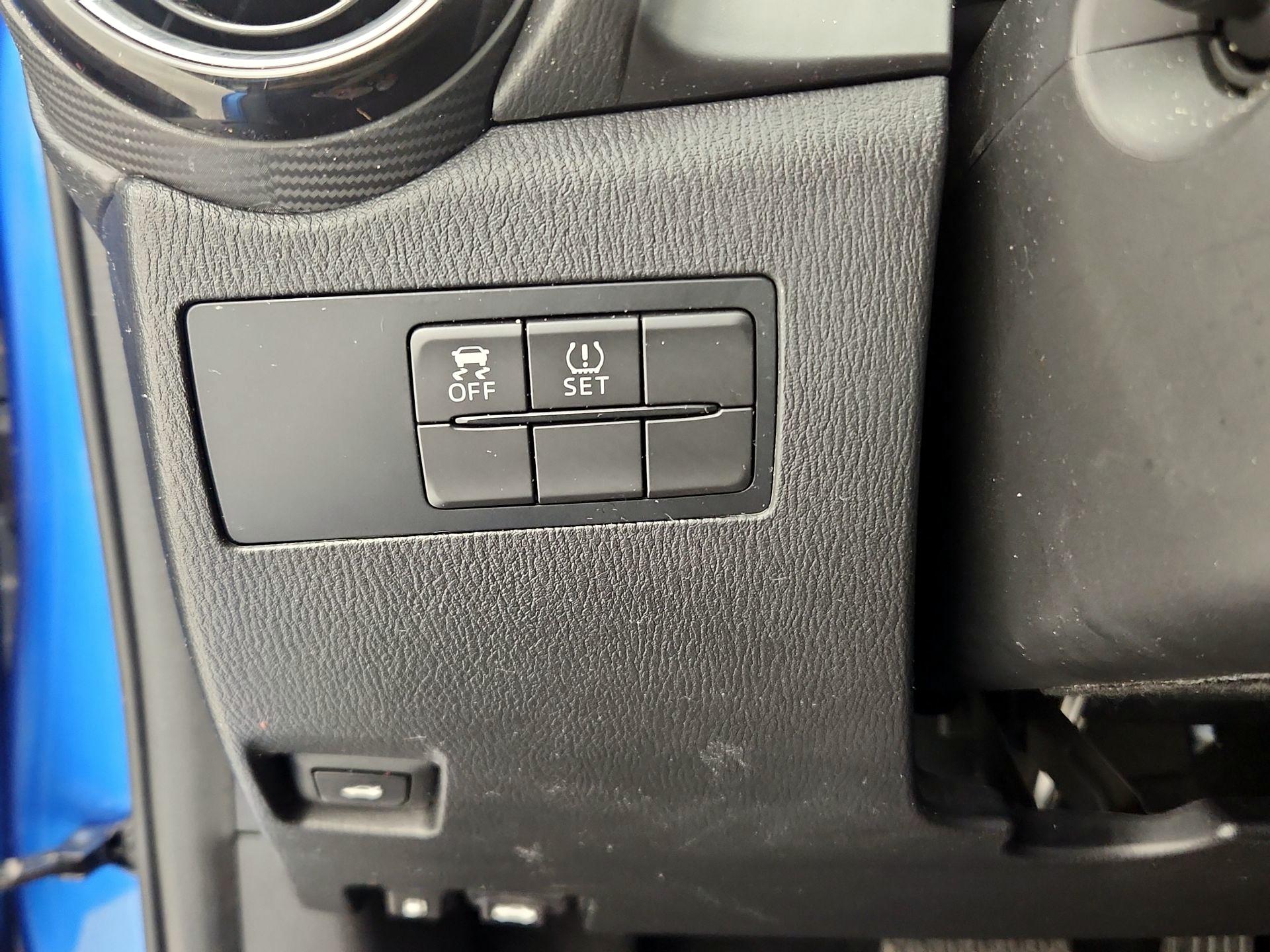 Thumbnail: 2017 Toyota Yaris iA - 13