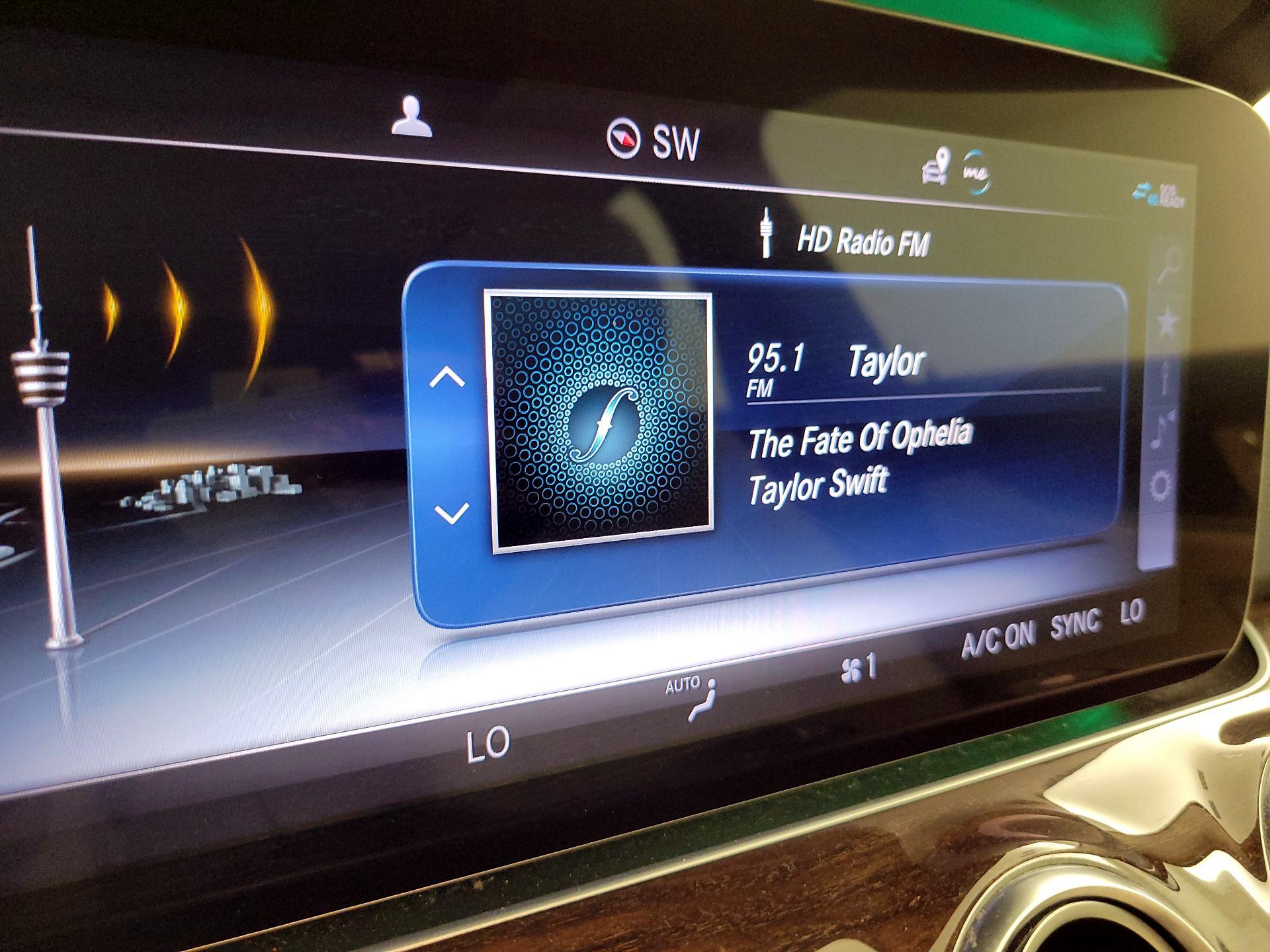 Thumbnail: 2020 Mercedes-Benz E-Class - 16