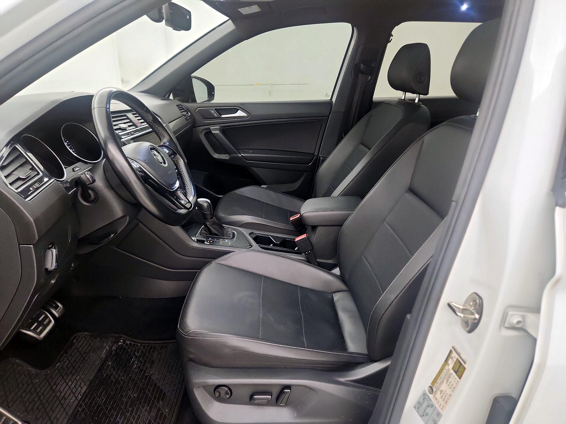 Thumbnail: 2020 Volkswagen Tiguan - 11