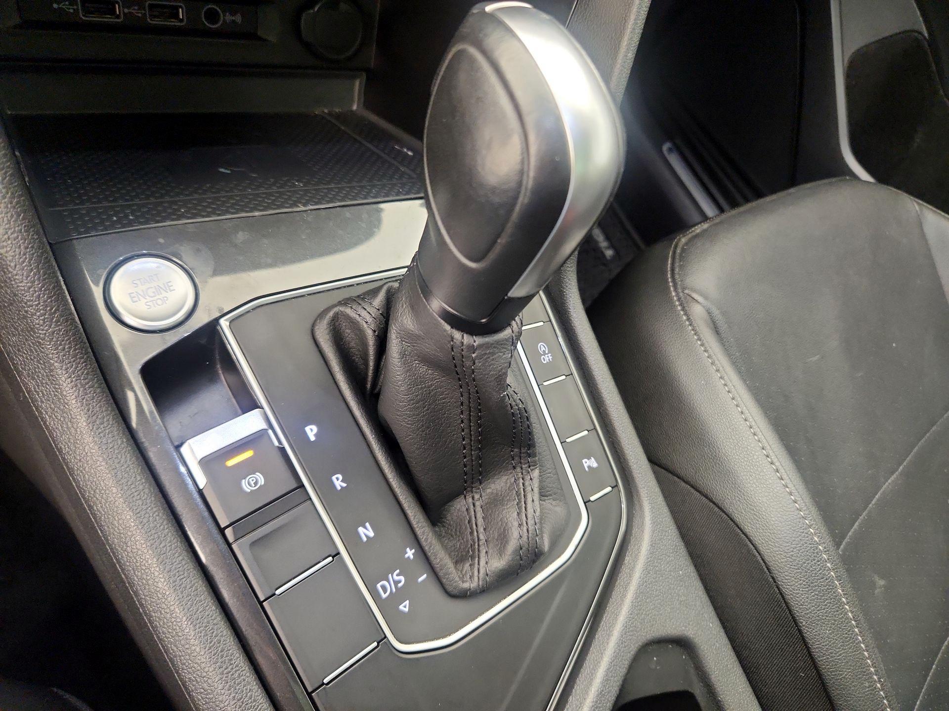 Thumbnail: 2020 Volkswagen Tiguan - 17