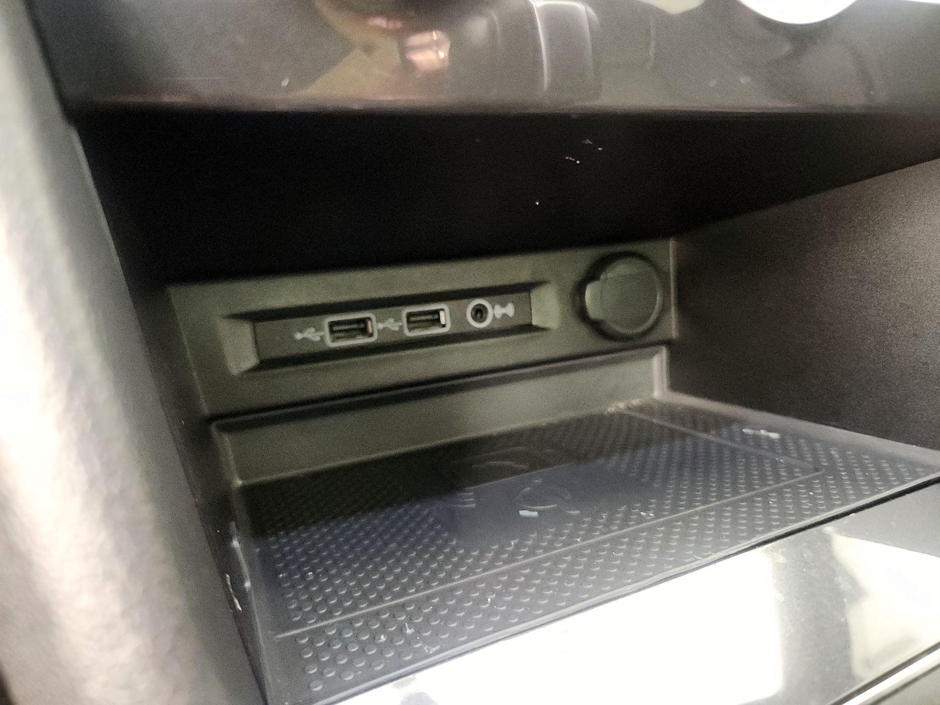 Thumbnail: 2020 Volkswagen Tiguan - 18