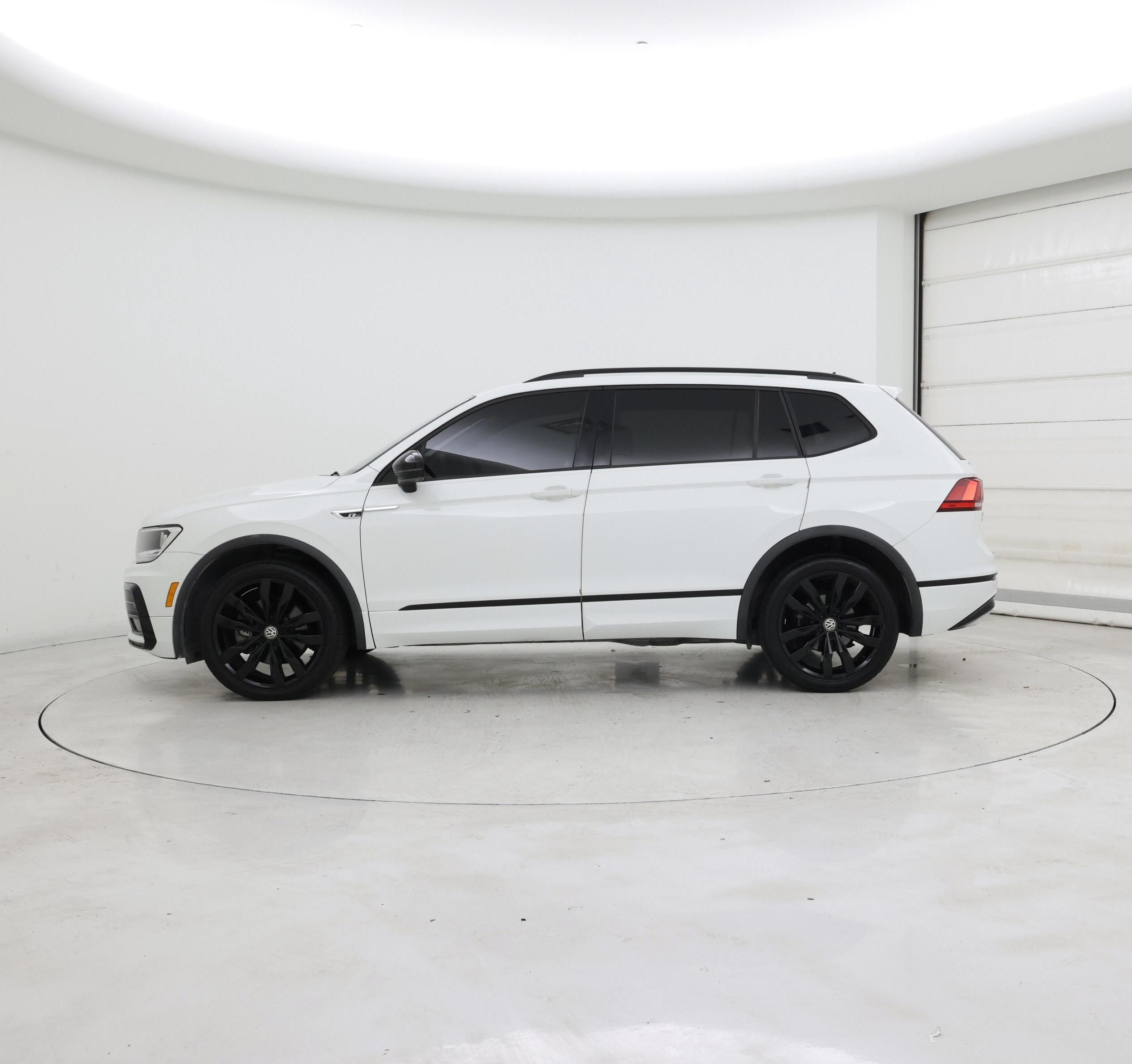 Thumbnail: 2020 Volkswagen Tiguan - 3