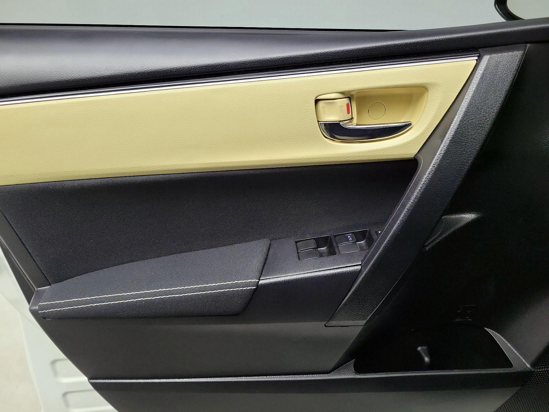 Thumbnail: 2019 Toyota Corolla - 12