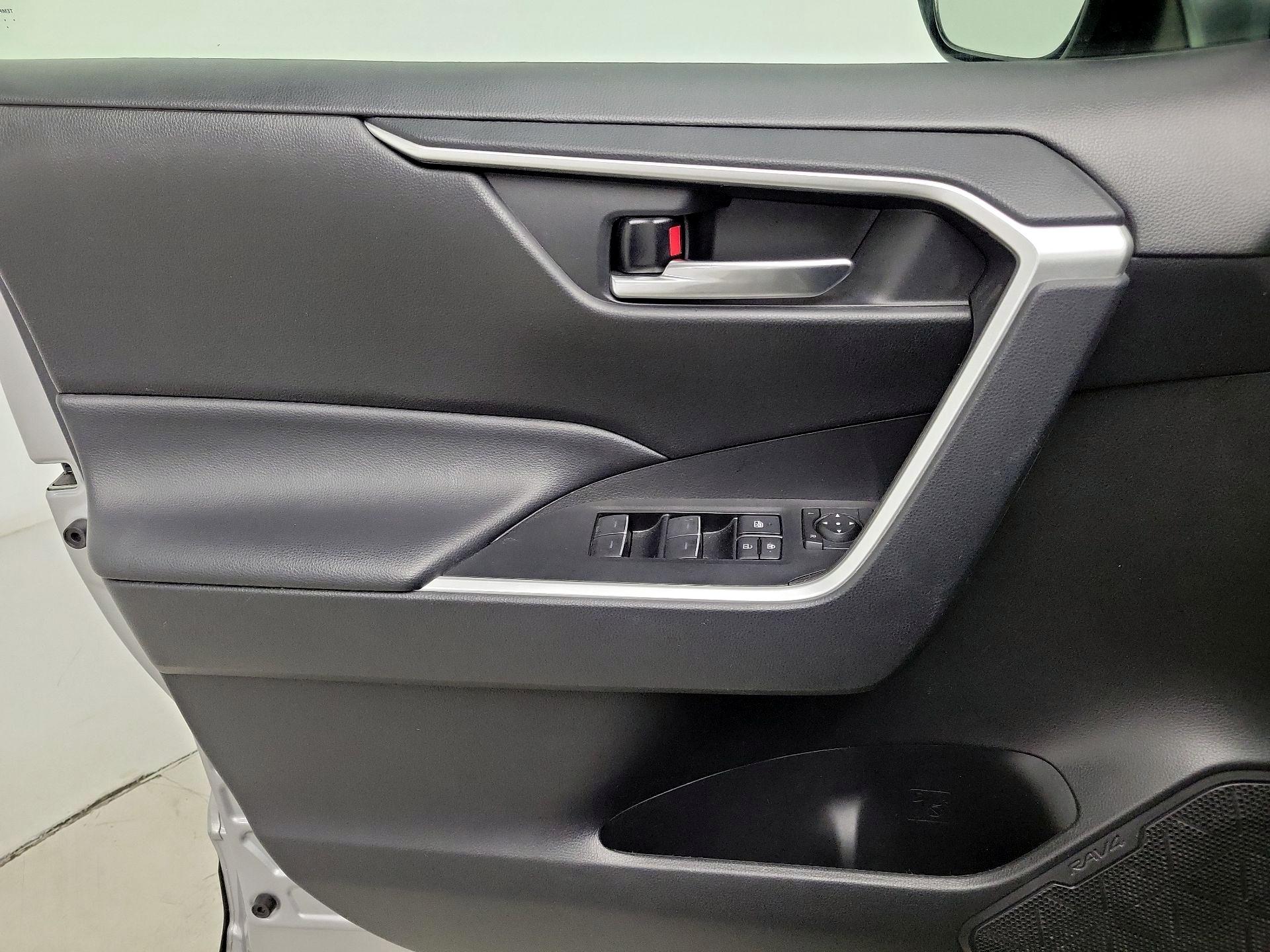 Thumbnail: 2023 Toyota RAV4 - 12